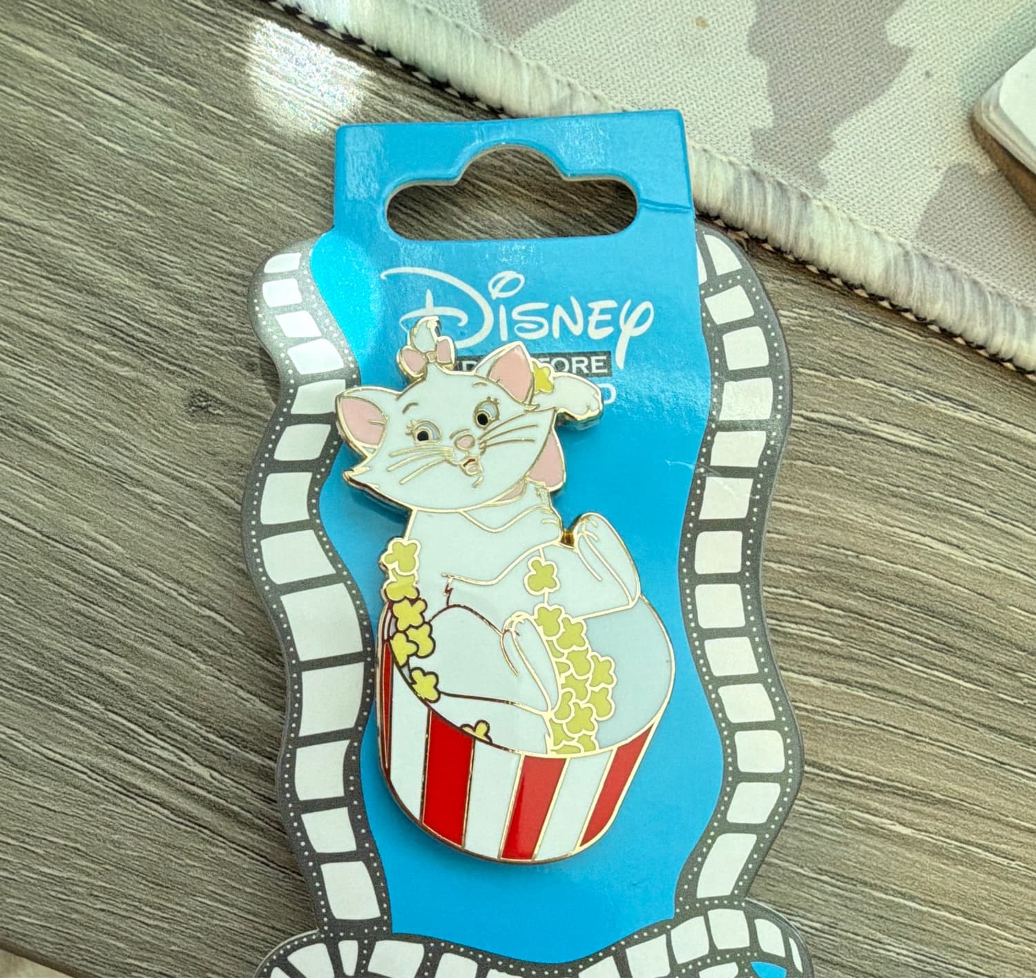 DSSH Marie Aristocats Popcorn Bucket Pin