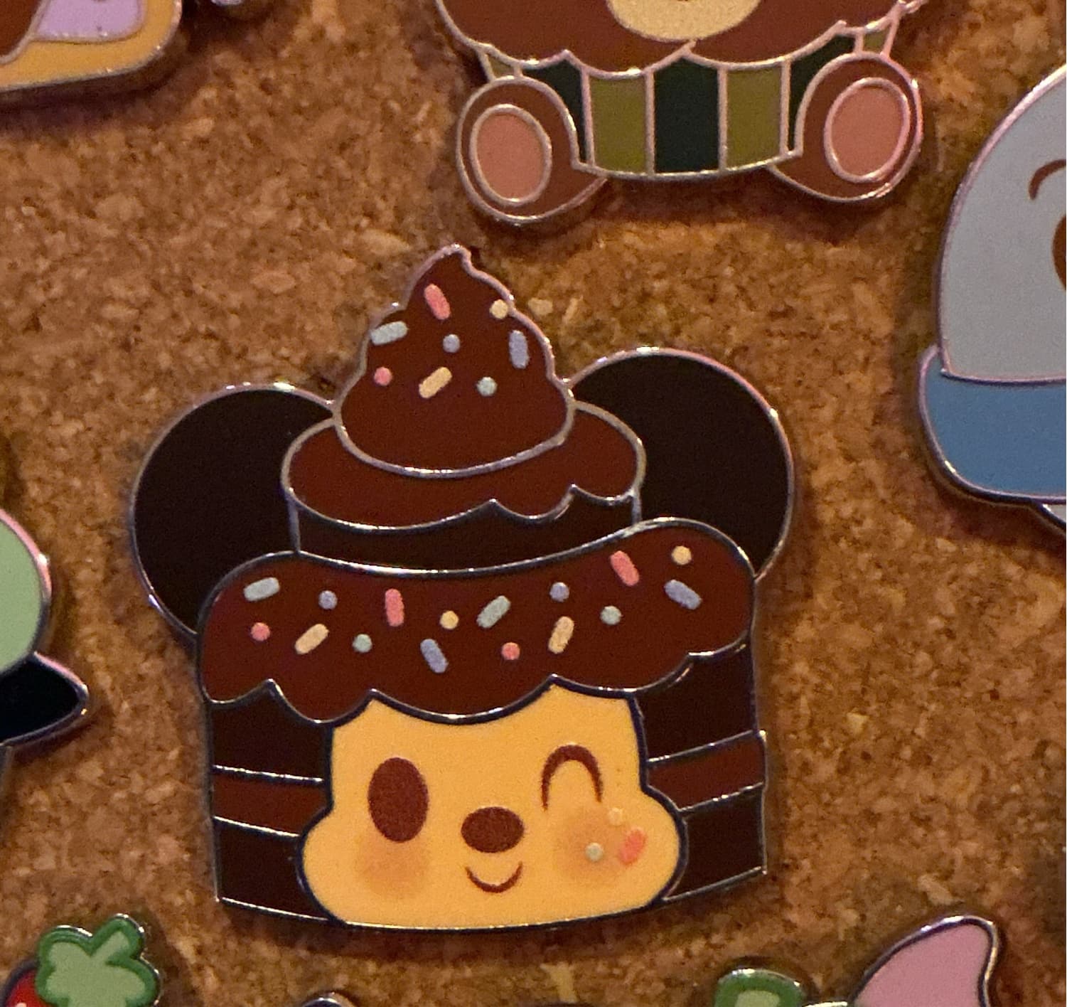 Mickey Mouse Mocha Chocolate Cake Munchlings Mystery Pin Series 4 front