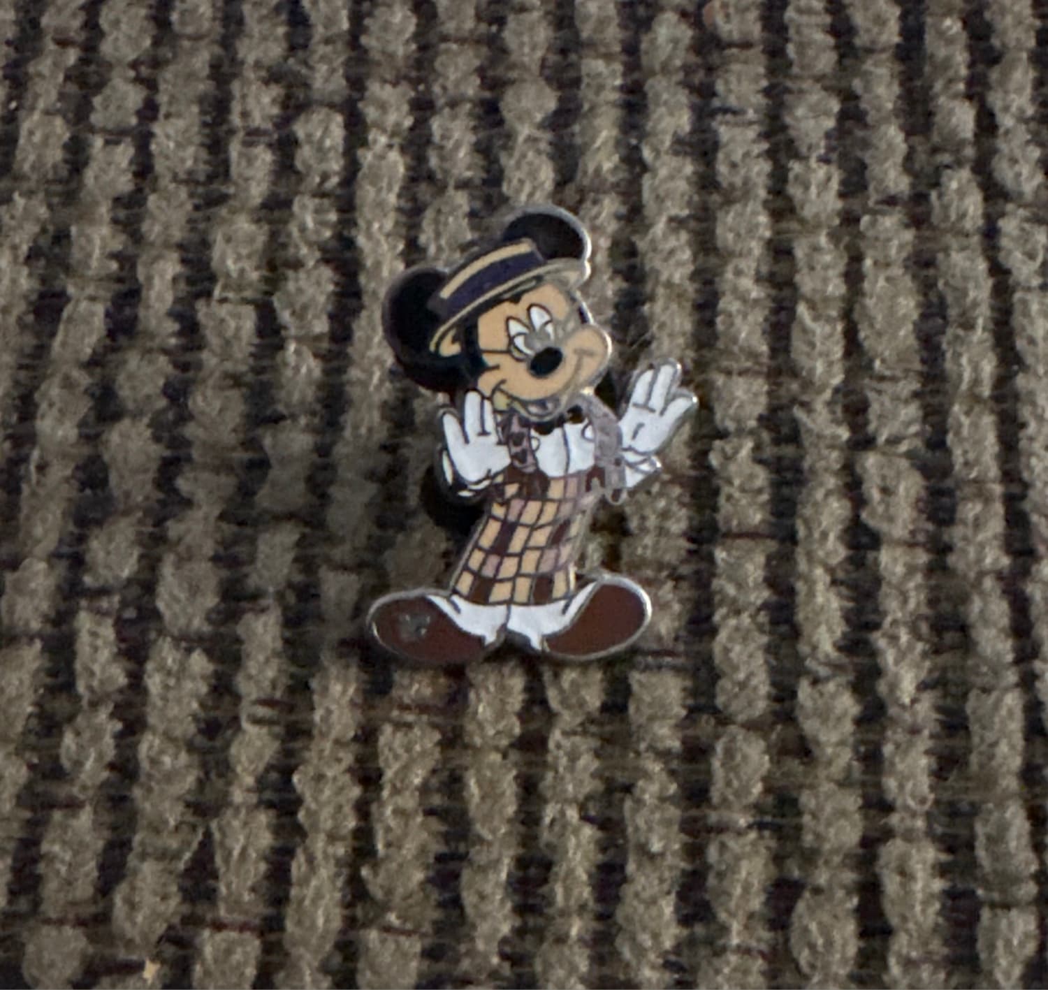 Dapper Mickey as Scoop Sanderson