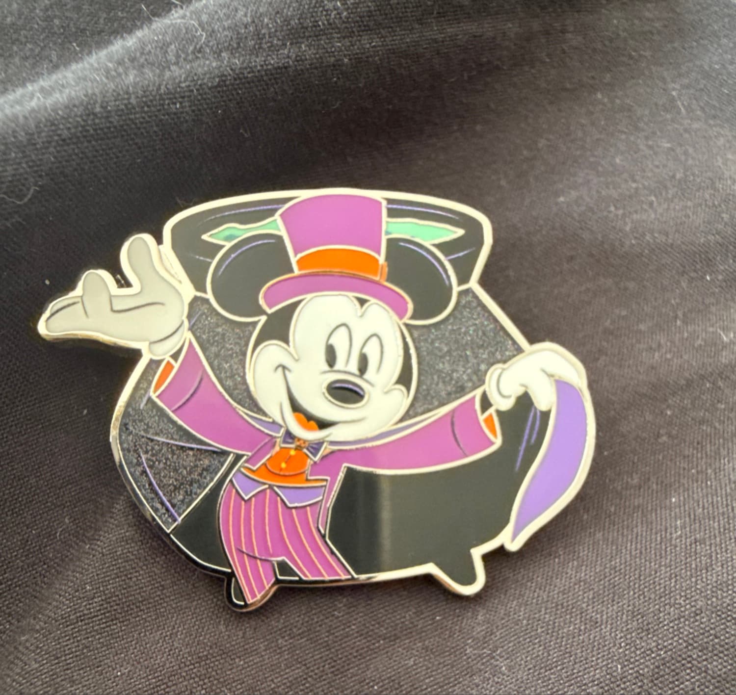 Mickey's Not So Scary Halloween Party 2025: Mystery Pin Set - Mickey Mouse Vampire front