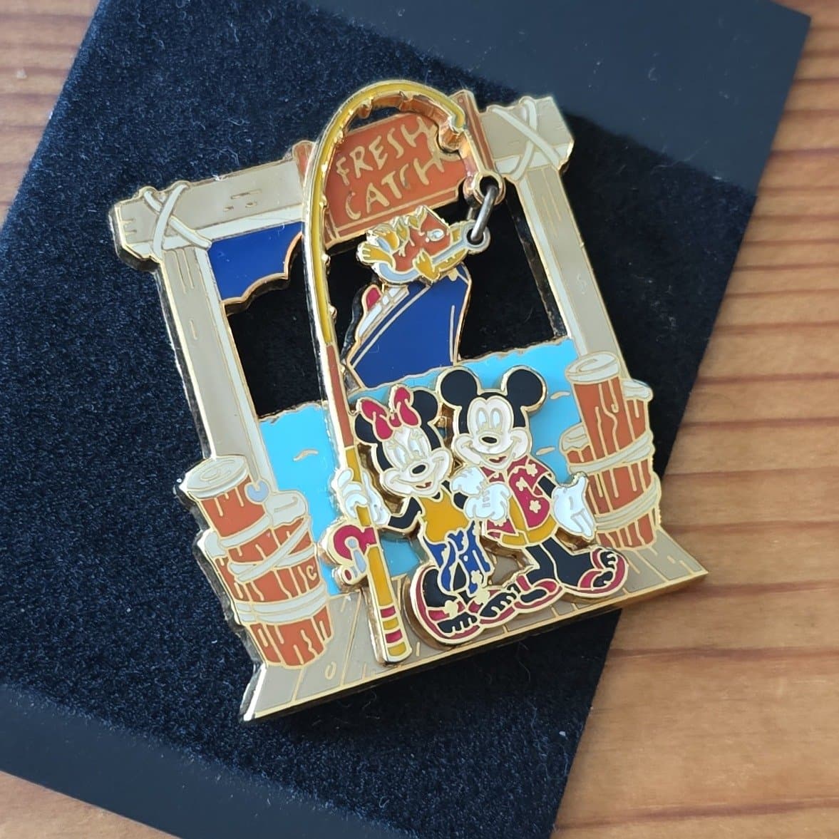 Mickey and Minnie Fresh Catch Fishing Dangle Pin