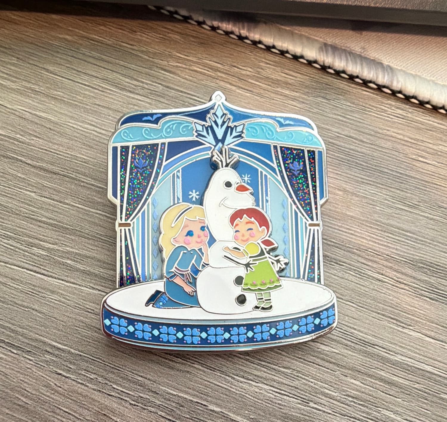 Young Elsa, Young Anna and Olaf - Frozen - 10th Anniversary Pin front