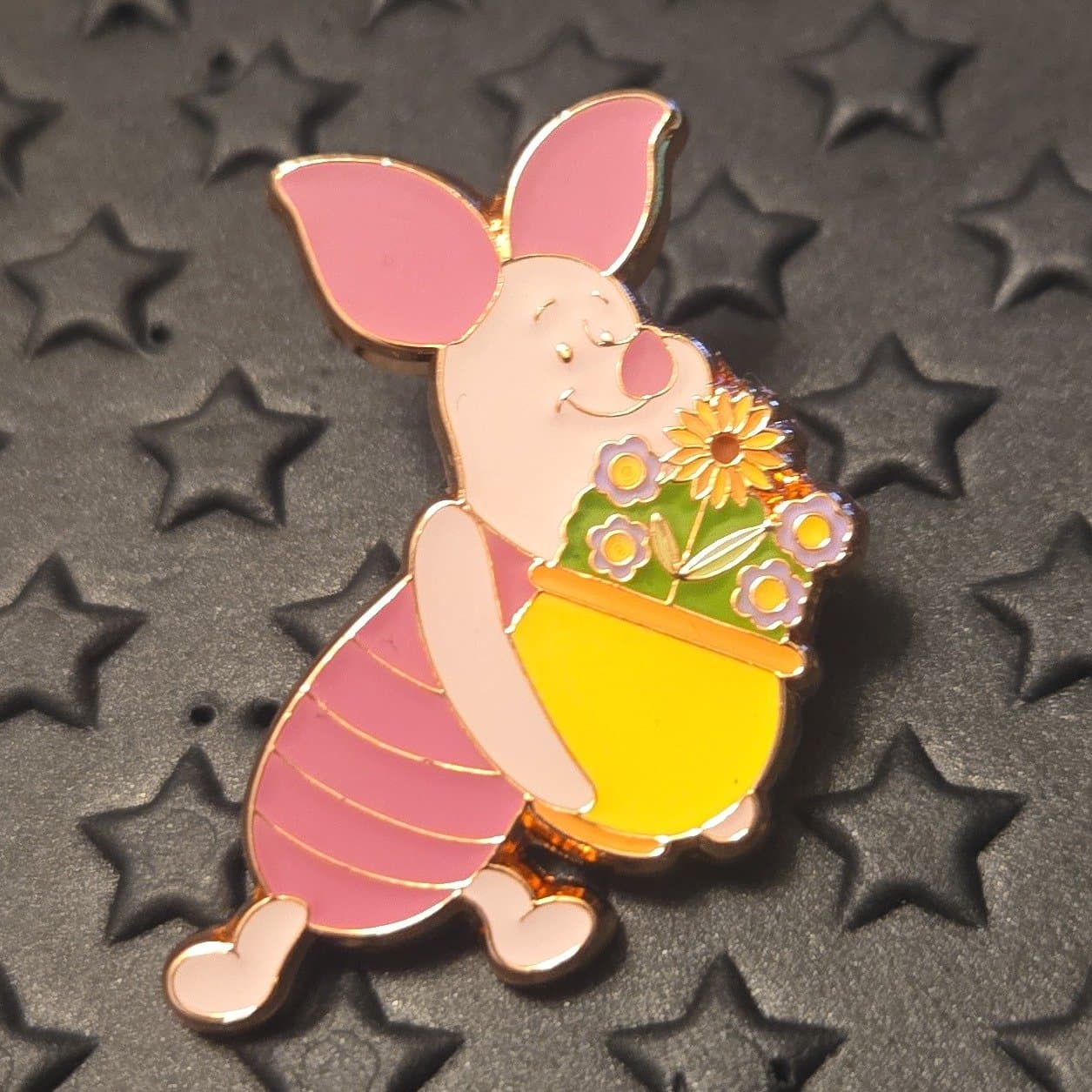 Piglet Holding Flowerpot - Winnie the Pooh