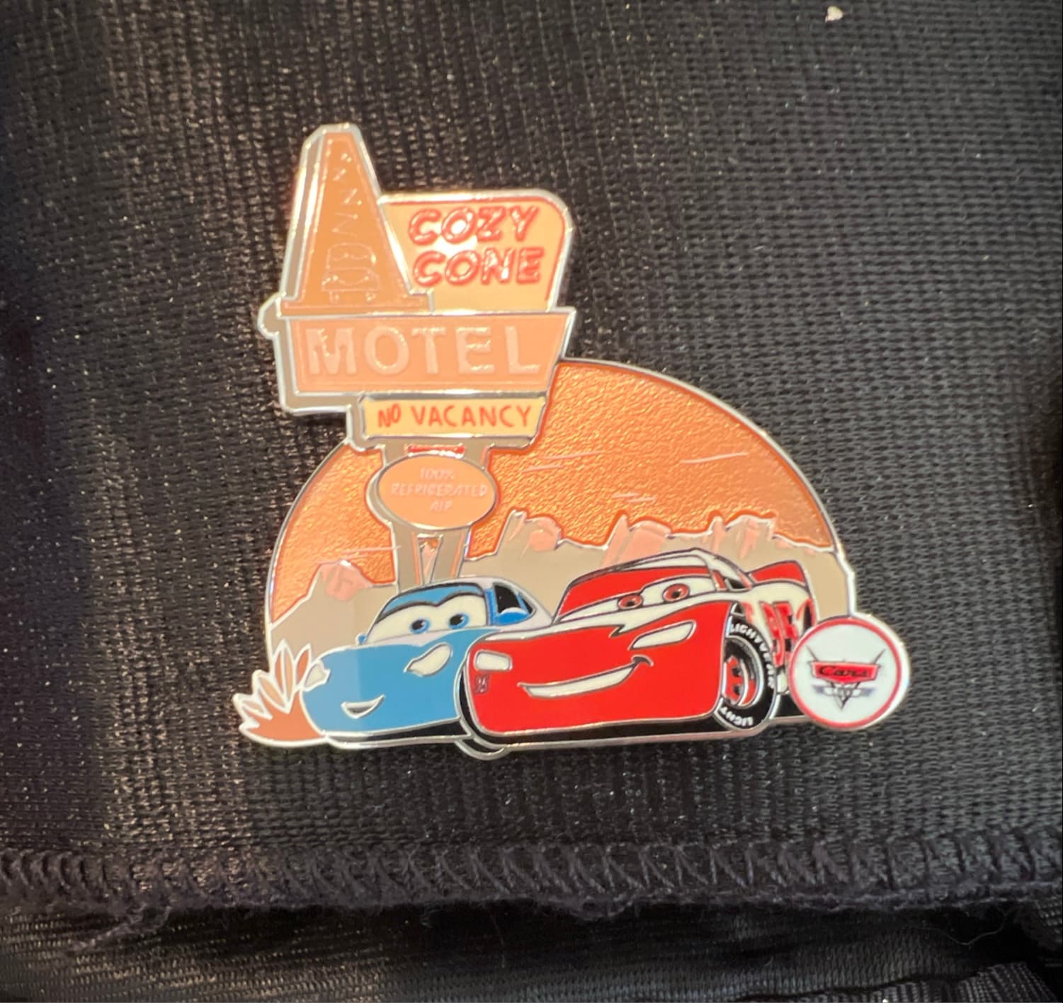 Cozy Cone Motel Pin - Lightning McQueen and Sally