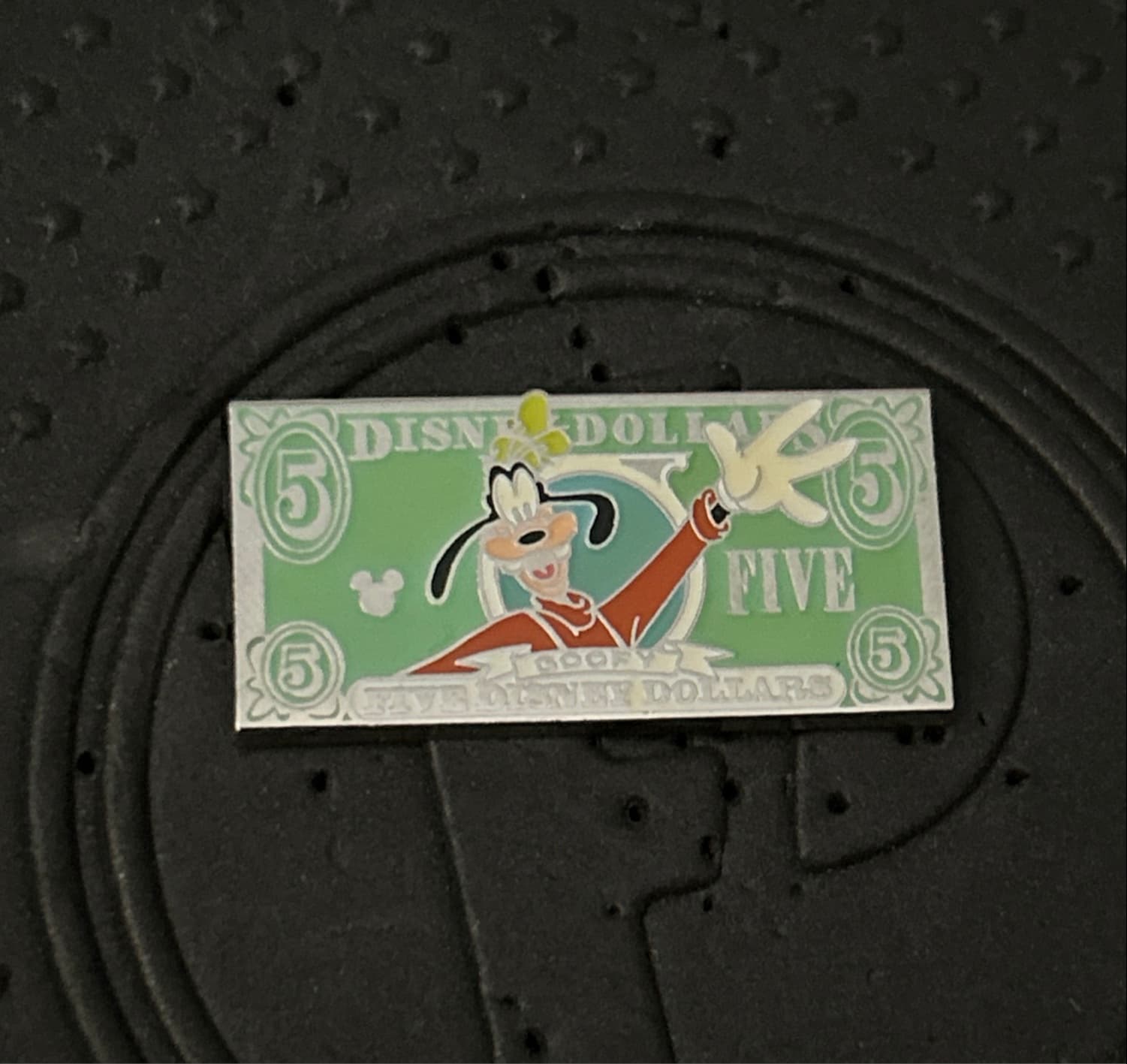 Goofy $5 Disney Dollar, a 2005 Walt Disney World Cast Lanyard pin