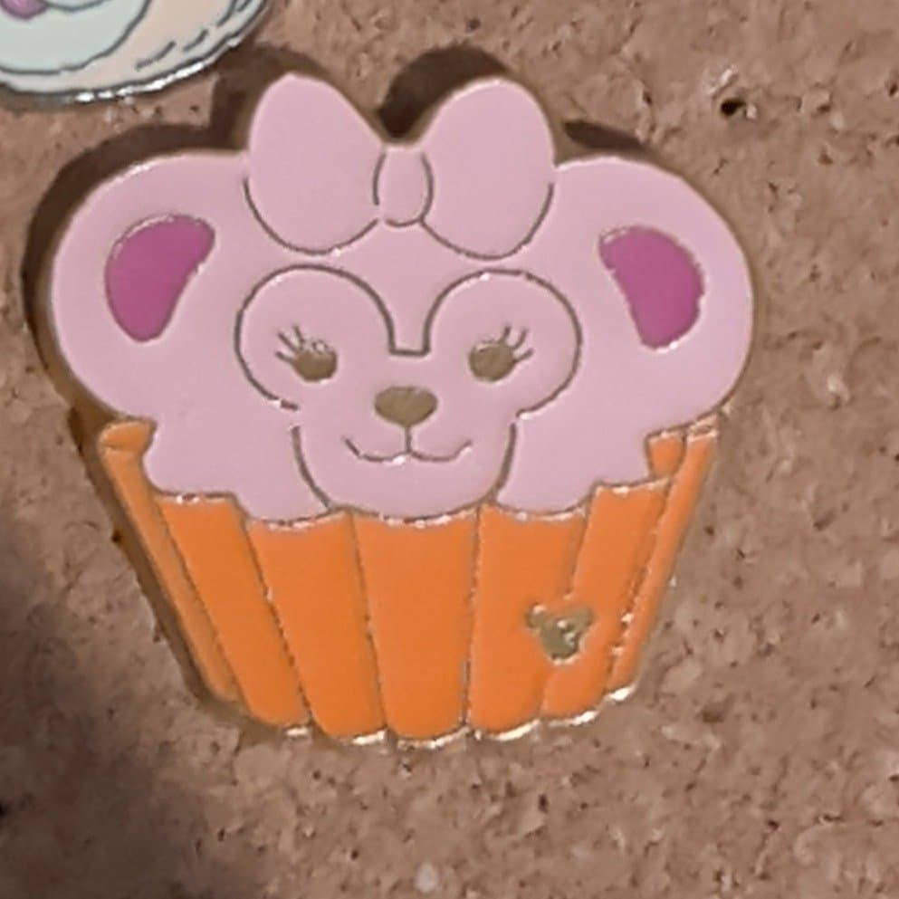 ShellieMay Cupcake front