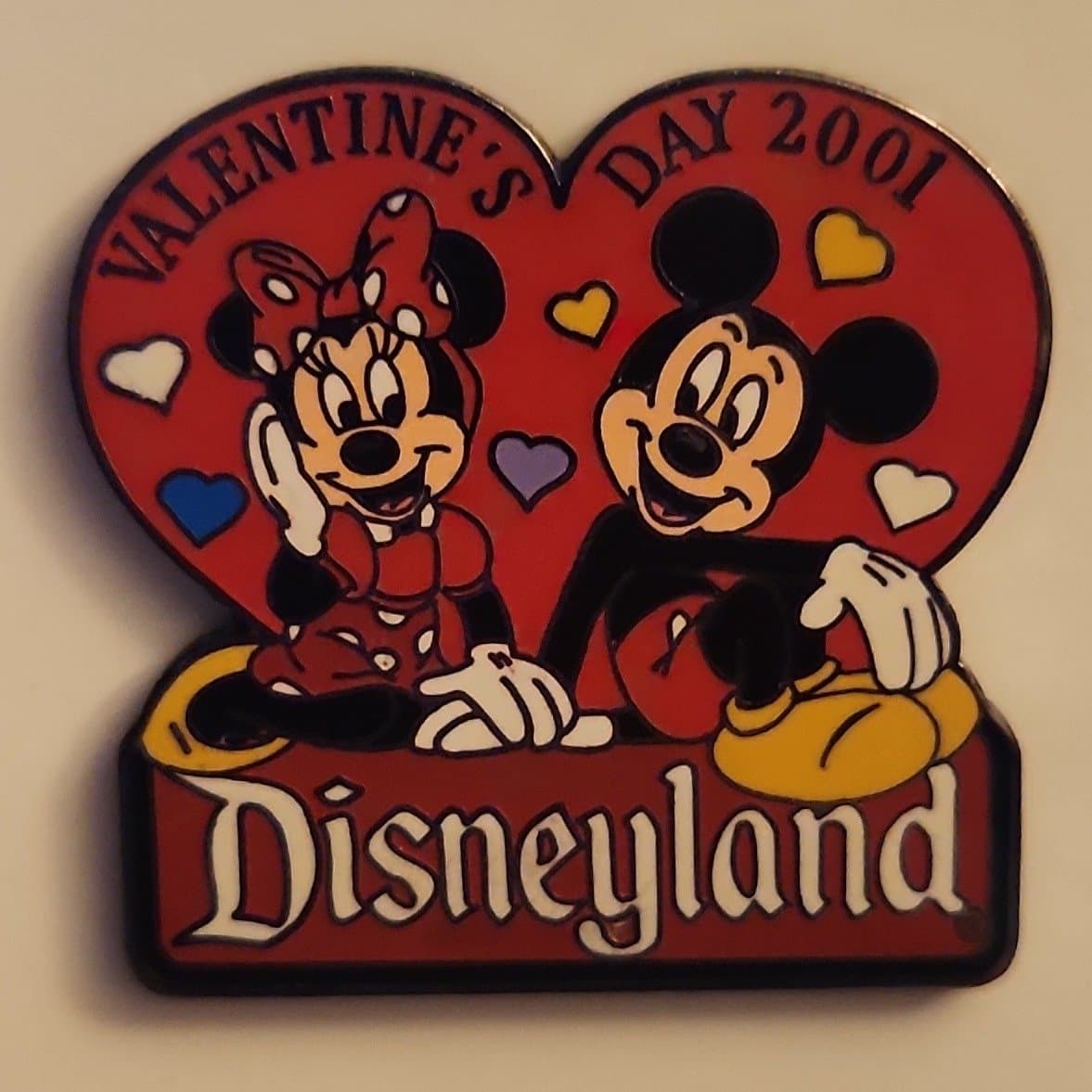 Mickey & Minnie Mouse Valentine's Day 2001 Red Heart Disneyland Pin front