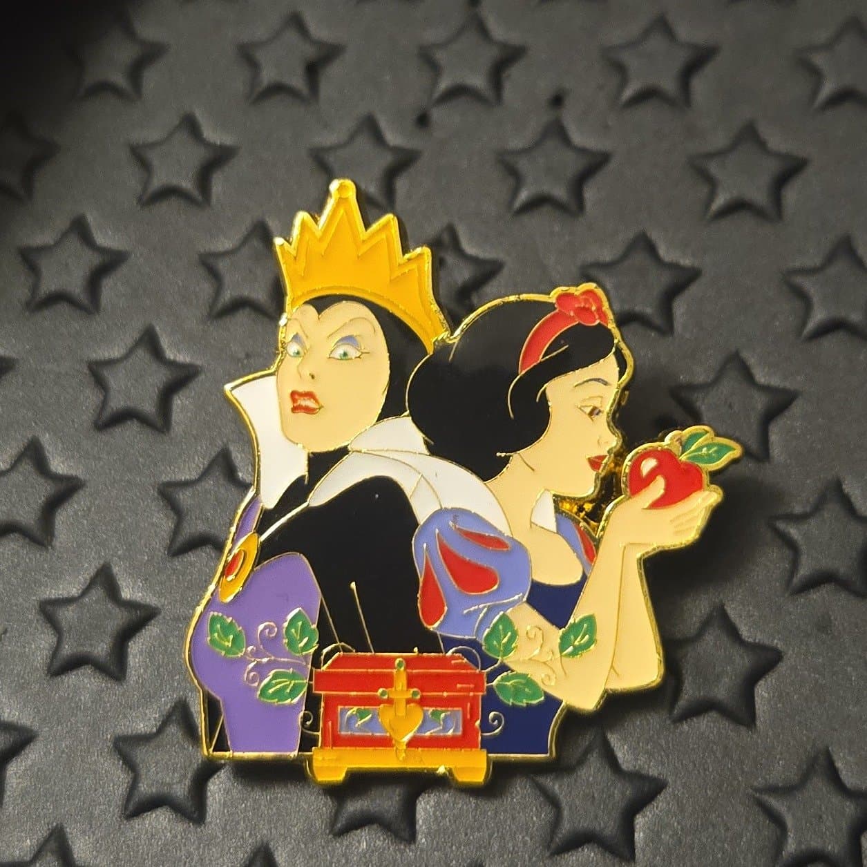 Snow White & Evil Queen - Good Vs. Evil