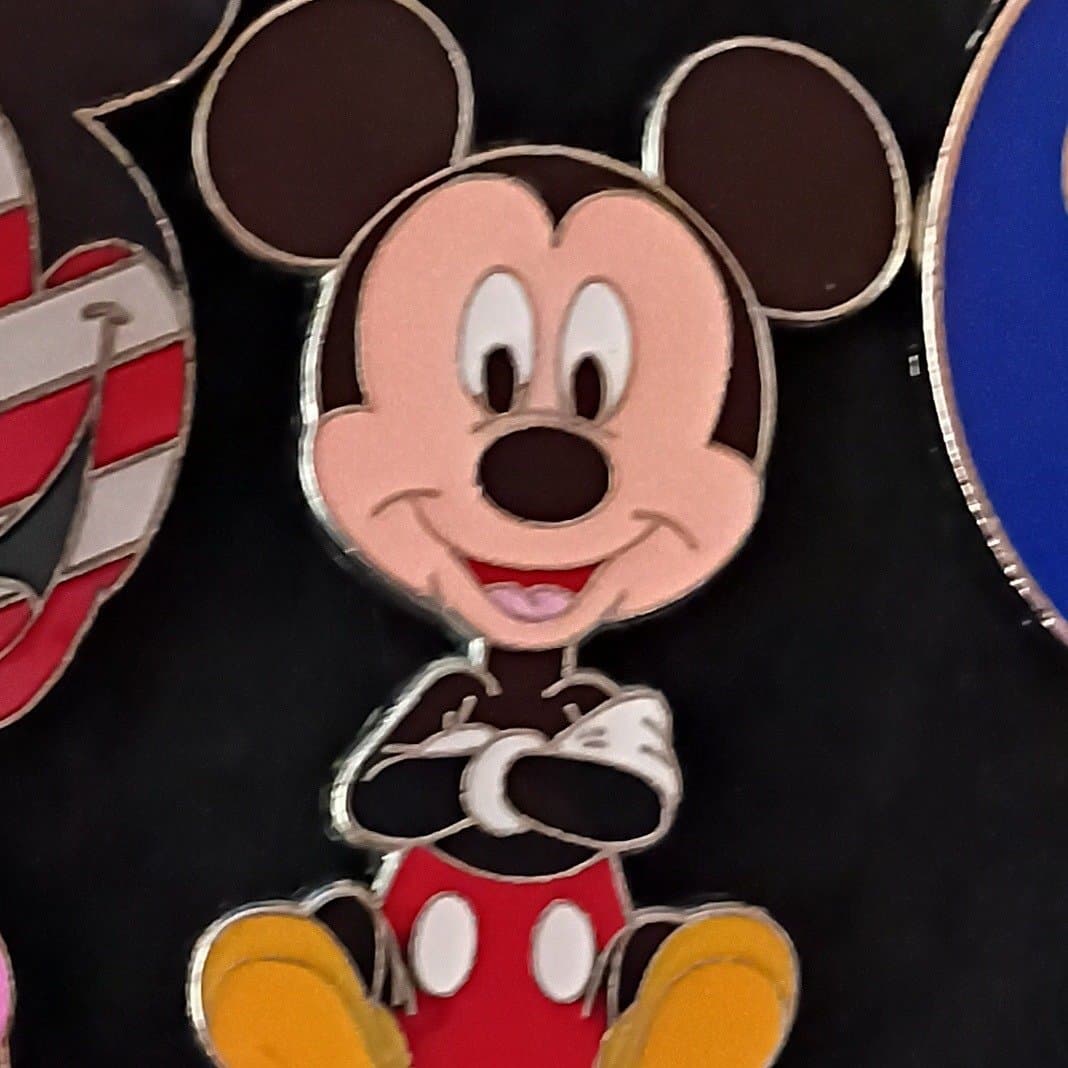 Mickey Mouse Sitting Arms Crossed Booster Oversized Head Pin
