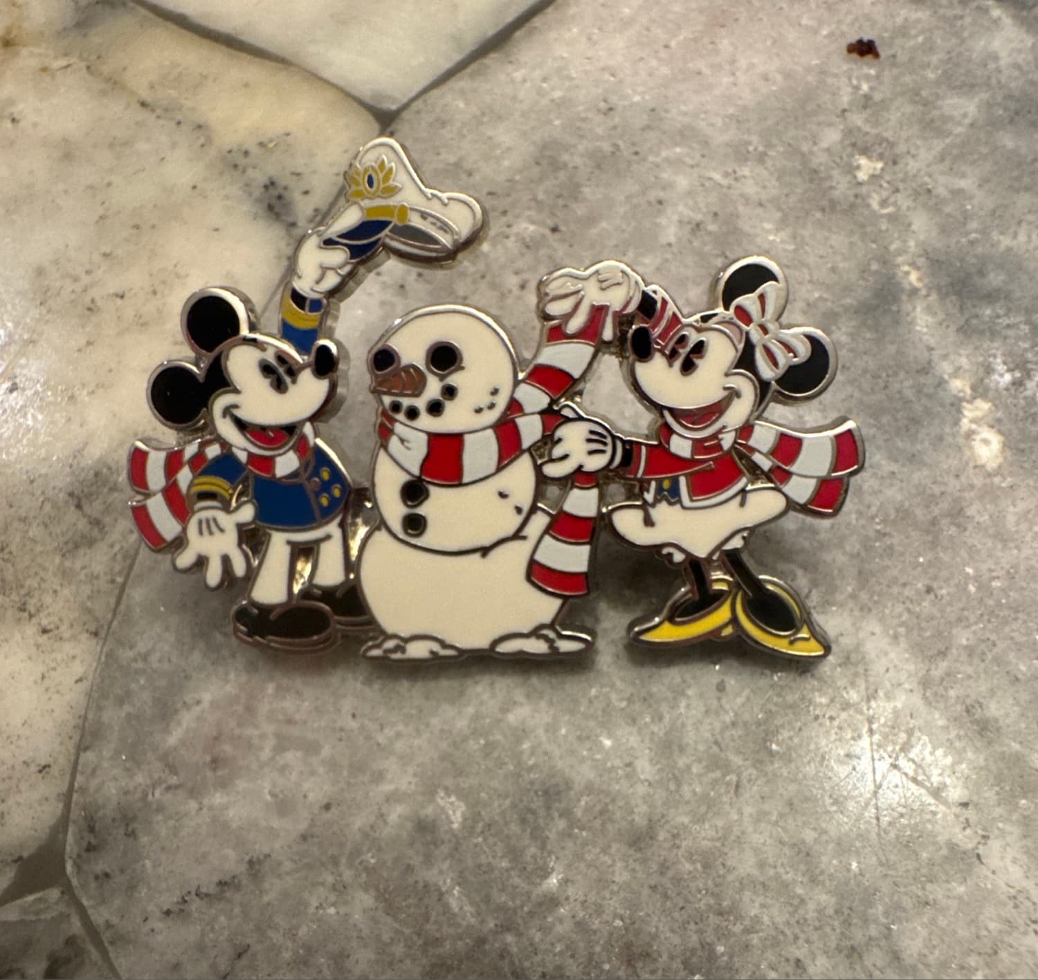 Cast Holiday Mickey Minnie Snowman