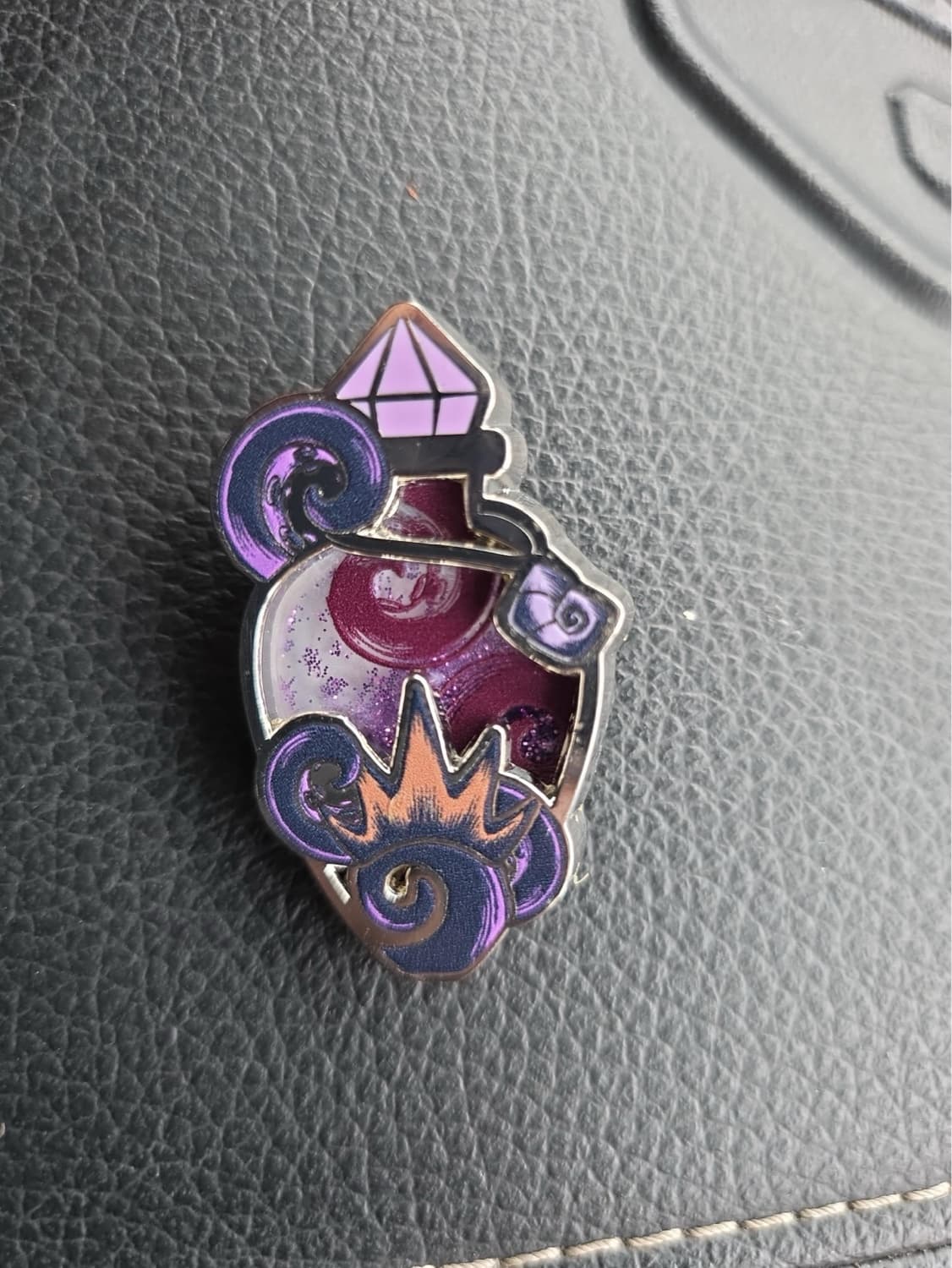 Disney Villains Ursula Potion Bottle Liquid Glitter Pin front