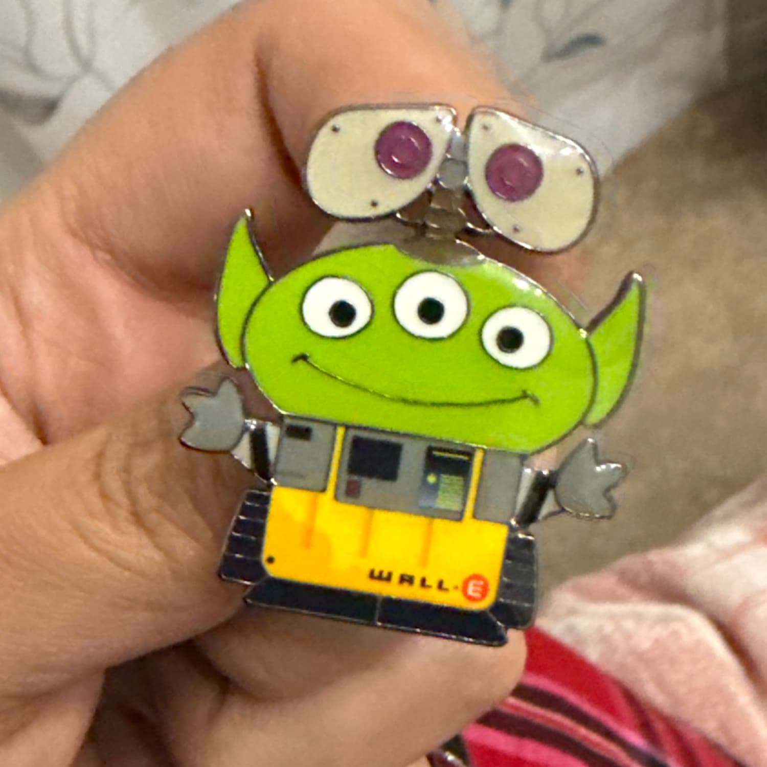 Disney Pixar Toy Story Alien Pixar Remix Pin – Wall-E front