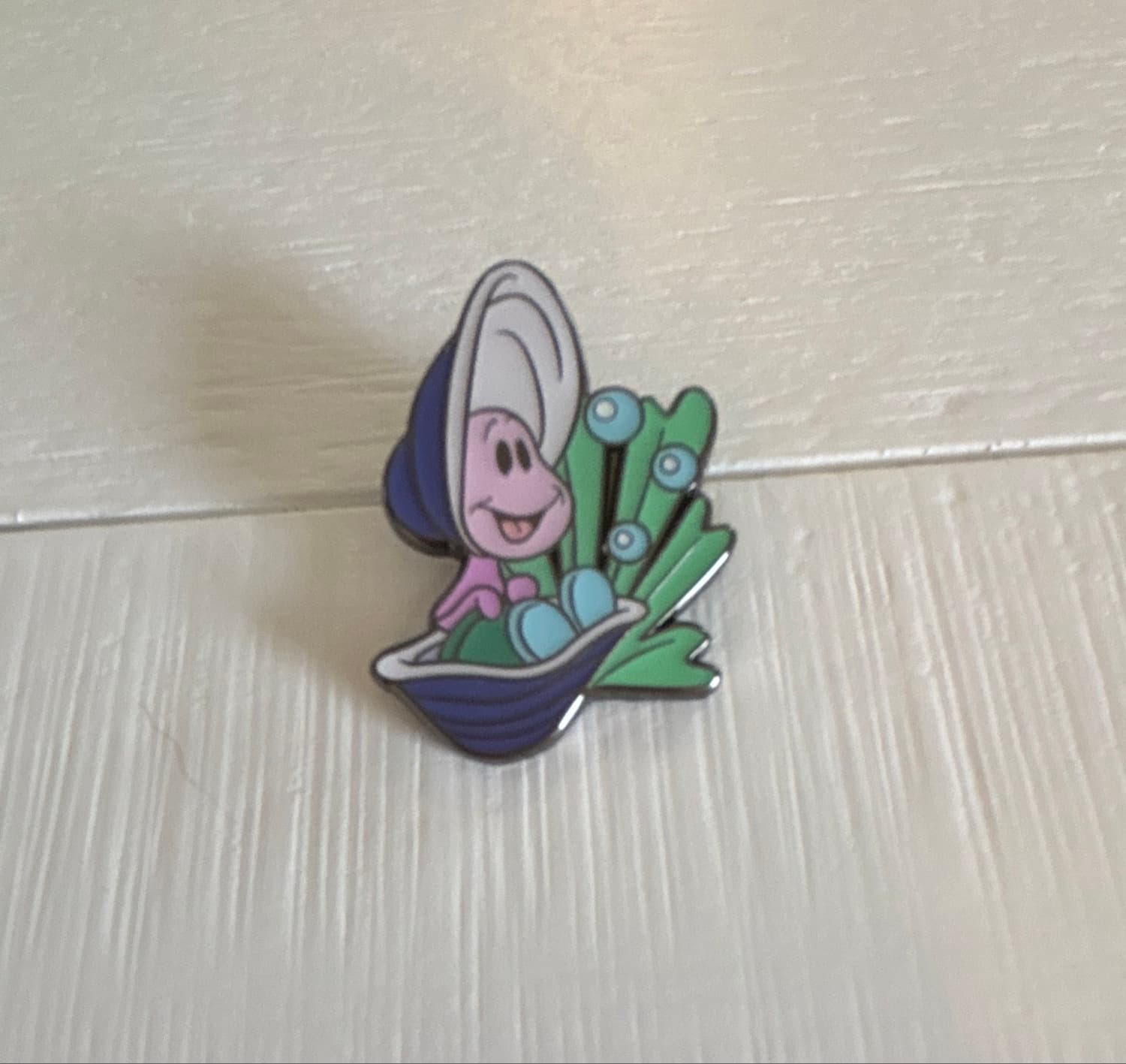 Loungefly Disney Alice In Wonderland Oyster Enamel Pin front