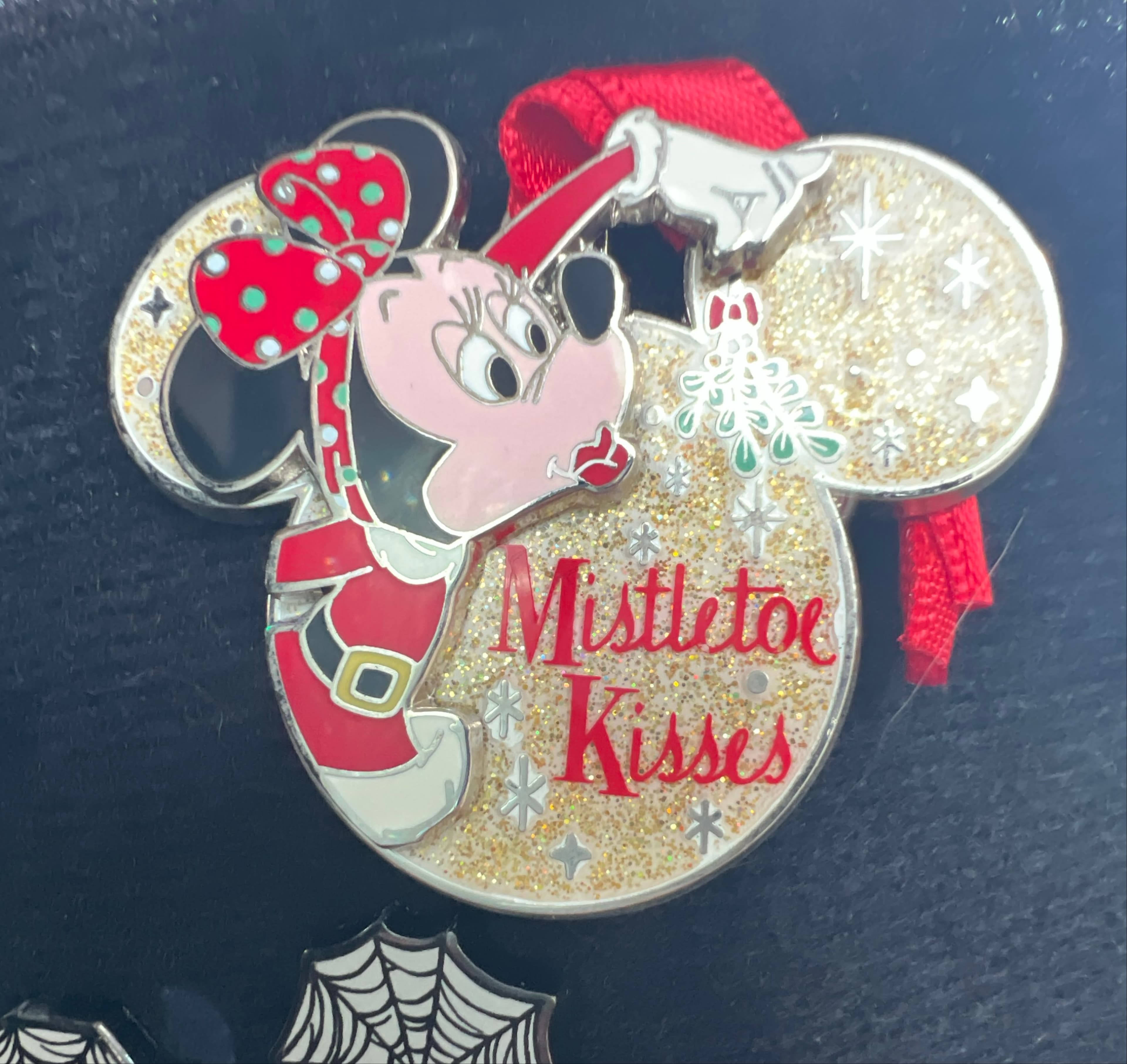 Minnie Mistletoe Kisses