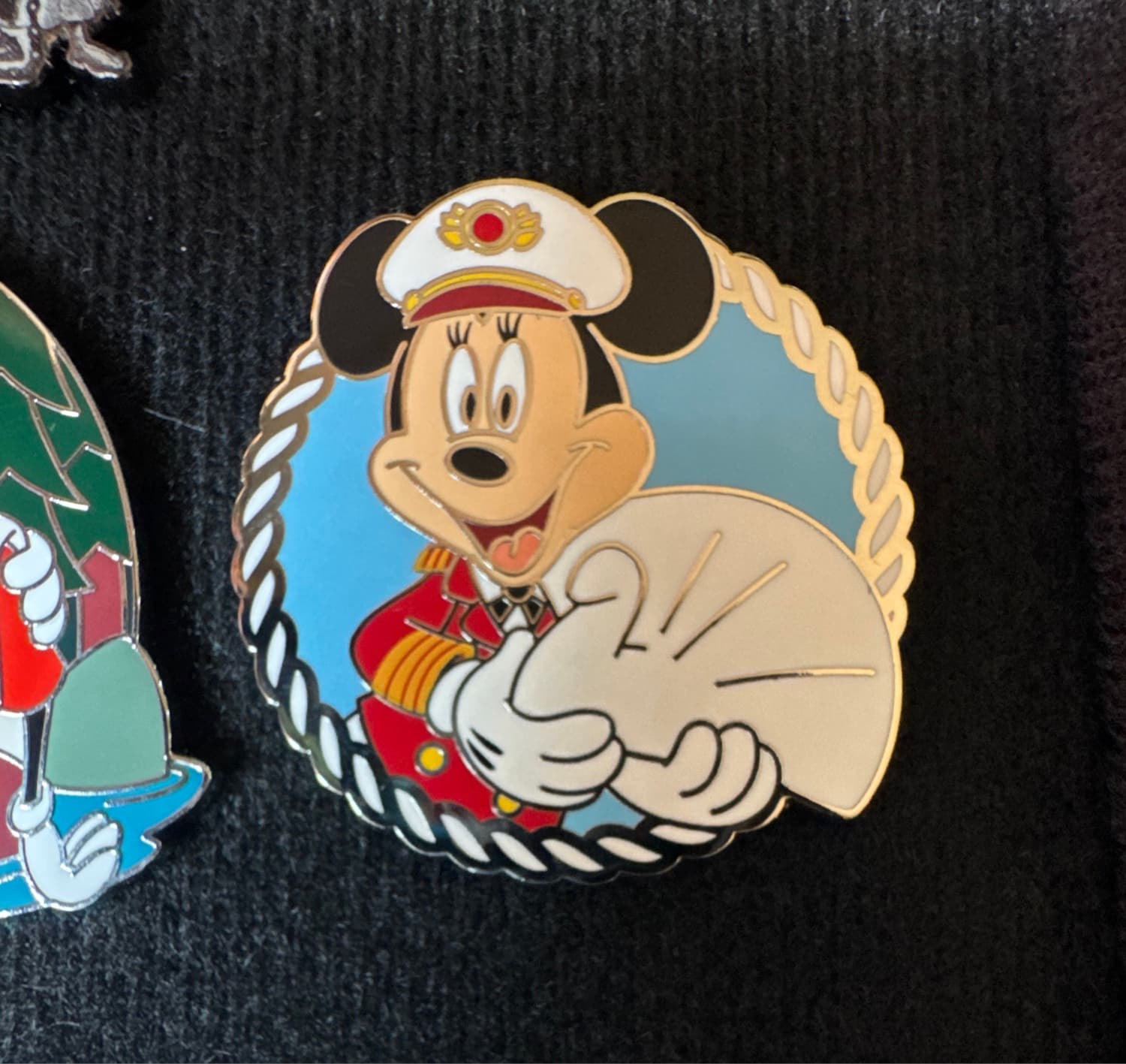Minnie Mouse Peacock Towel Folding Mystery Box Pin front