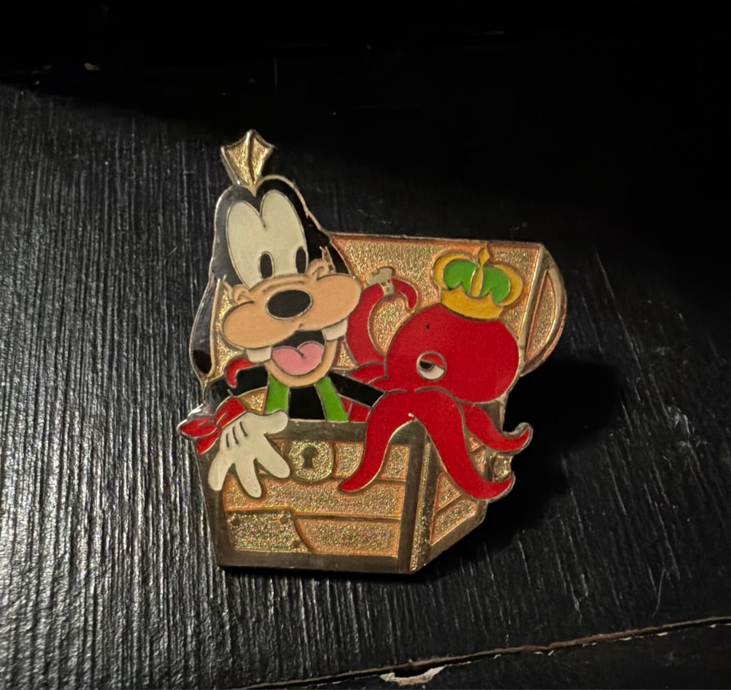 Goofy & Octopus Treasure Chest Pirate