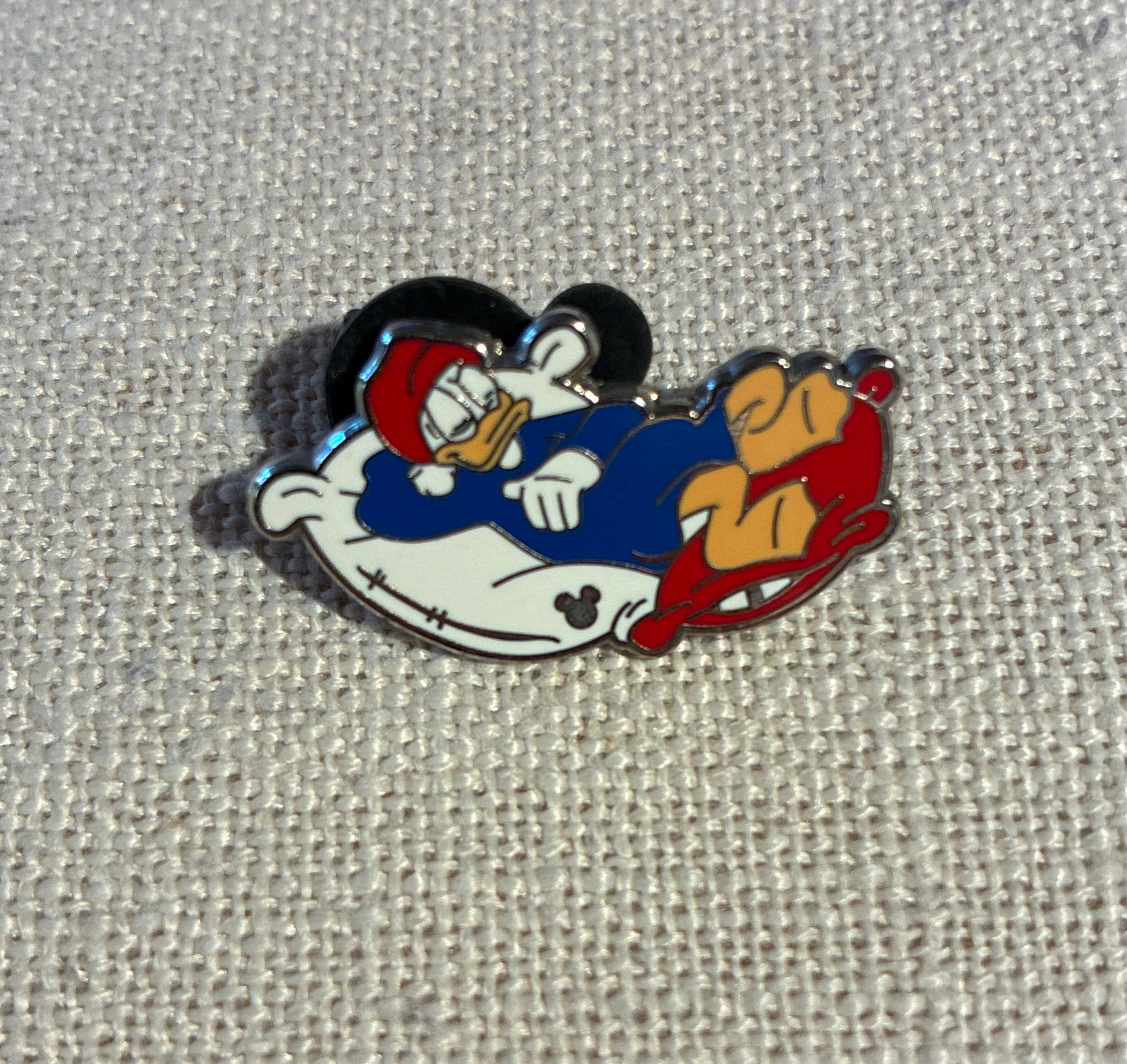 Donald Duck - 2012 Hidden Mickey - Characters Sleeping front