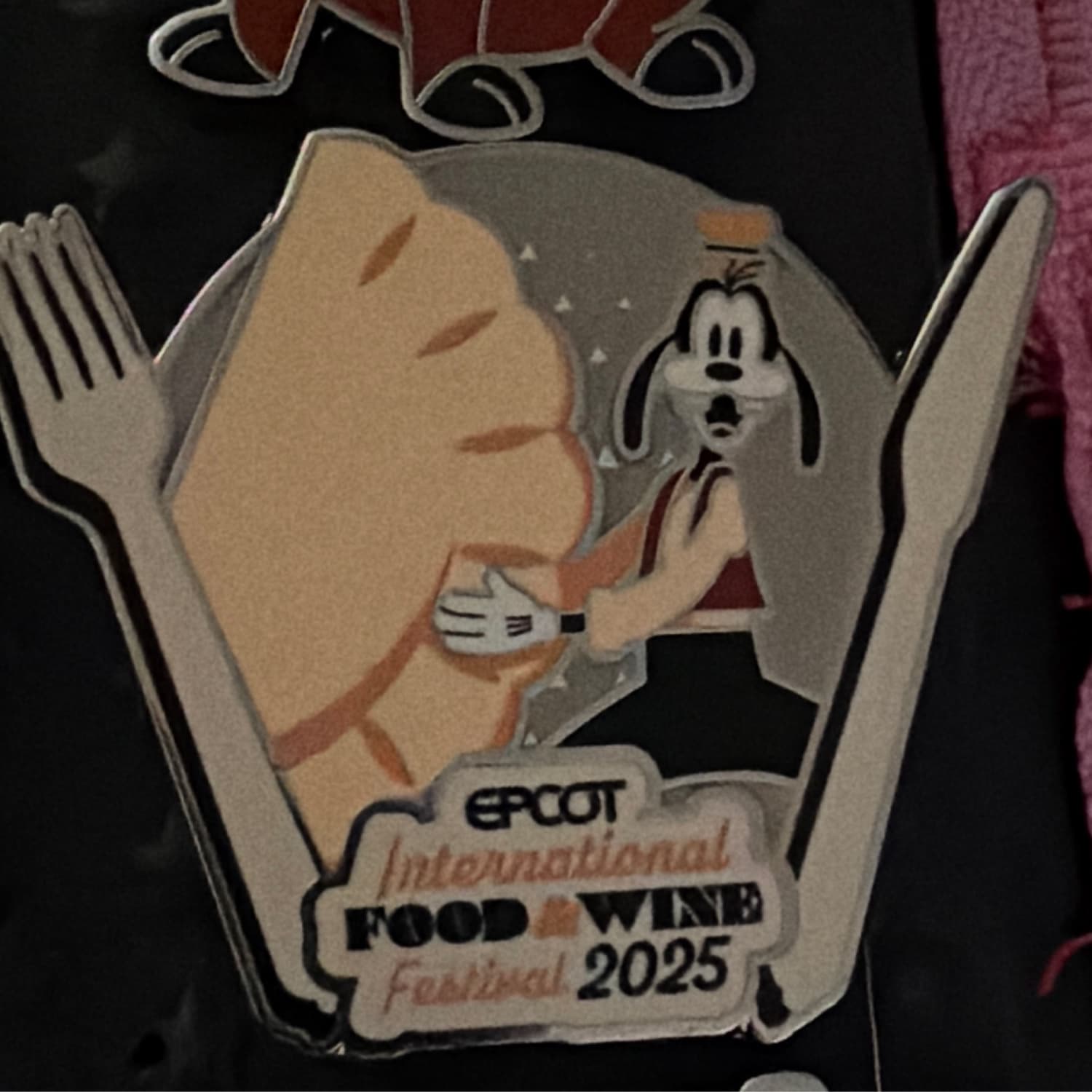 Goofy Holding Empanada Fork & Knife - EPCOT International Food & Wine Festival 2025 Pin front