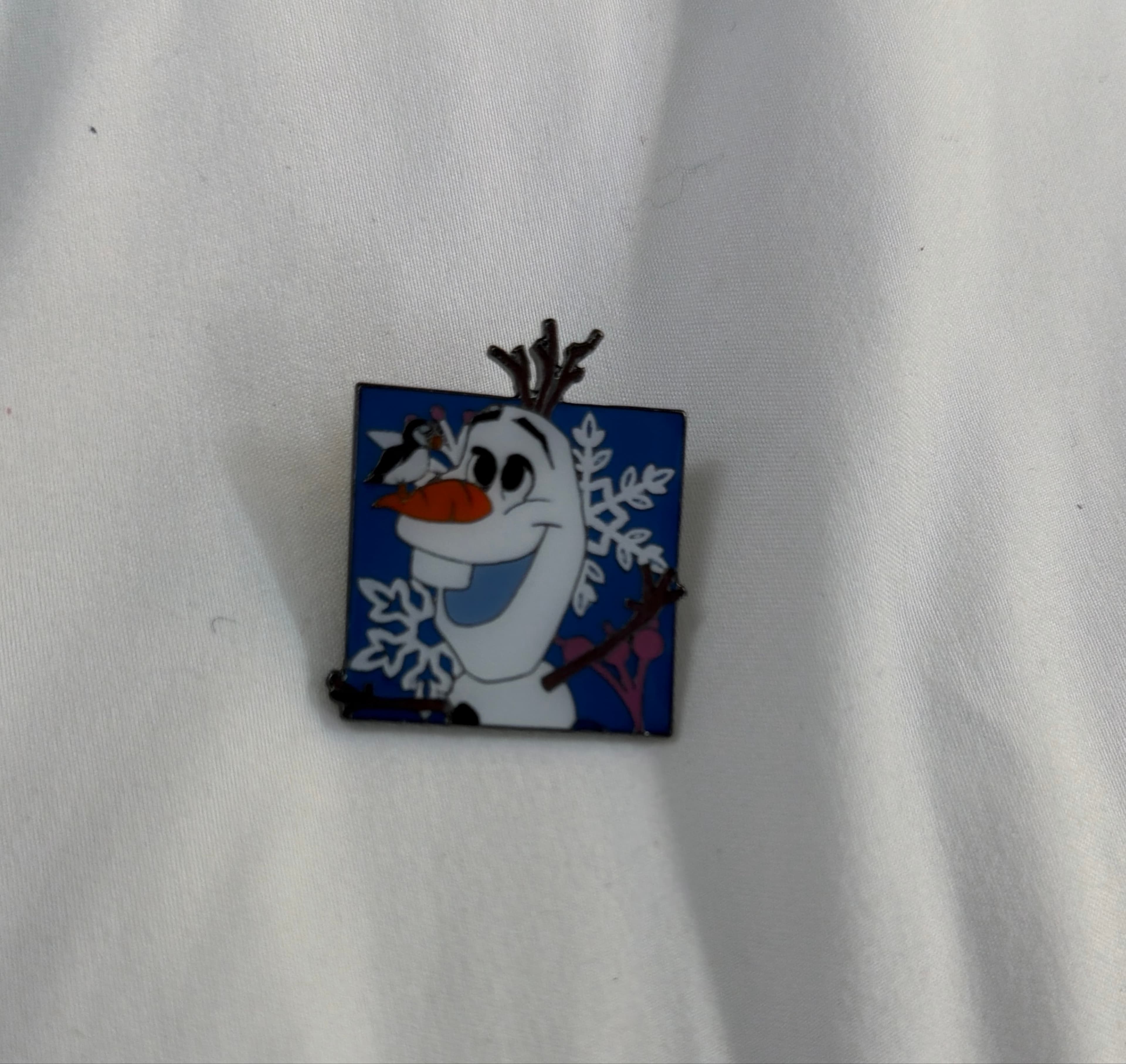 Olaf with Puffin - Disney Frozen Character Blind Box front
