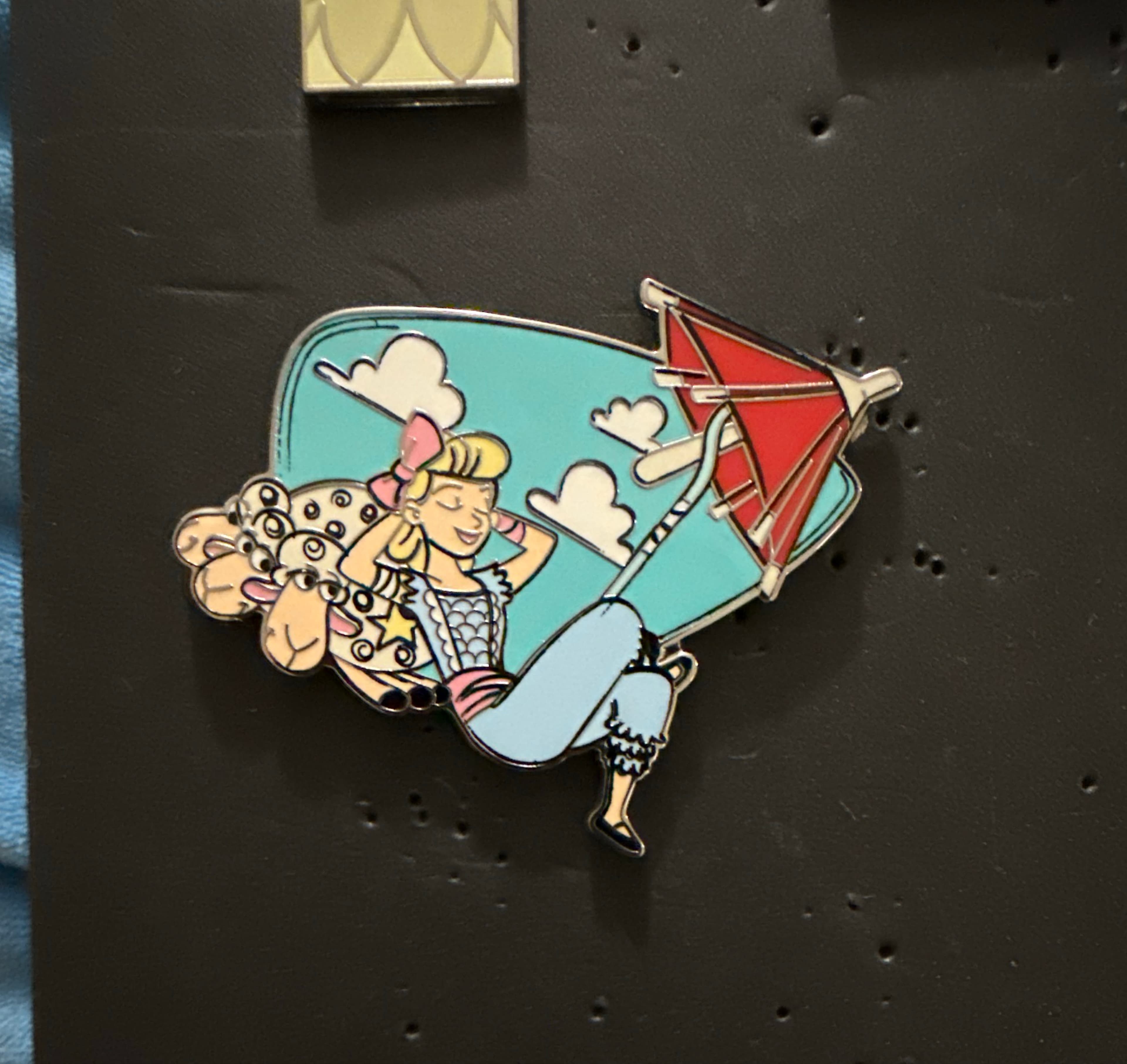 Bo Peep, Billy, Goat and Gruff - Relaxing Under Umbrella - Pixar Toy Story Summer Starter