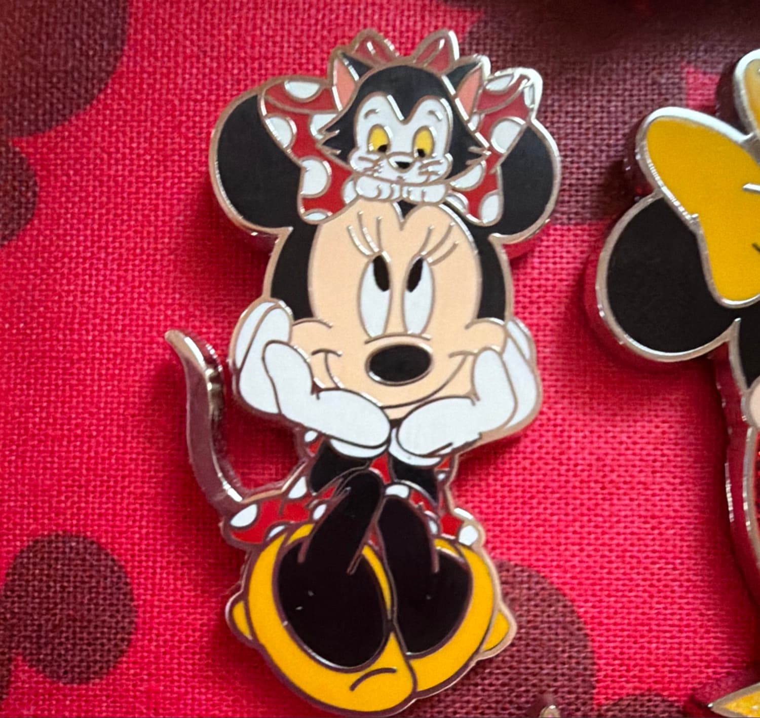 Minnie Mouse with Figaro on Her Head