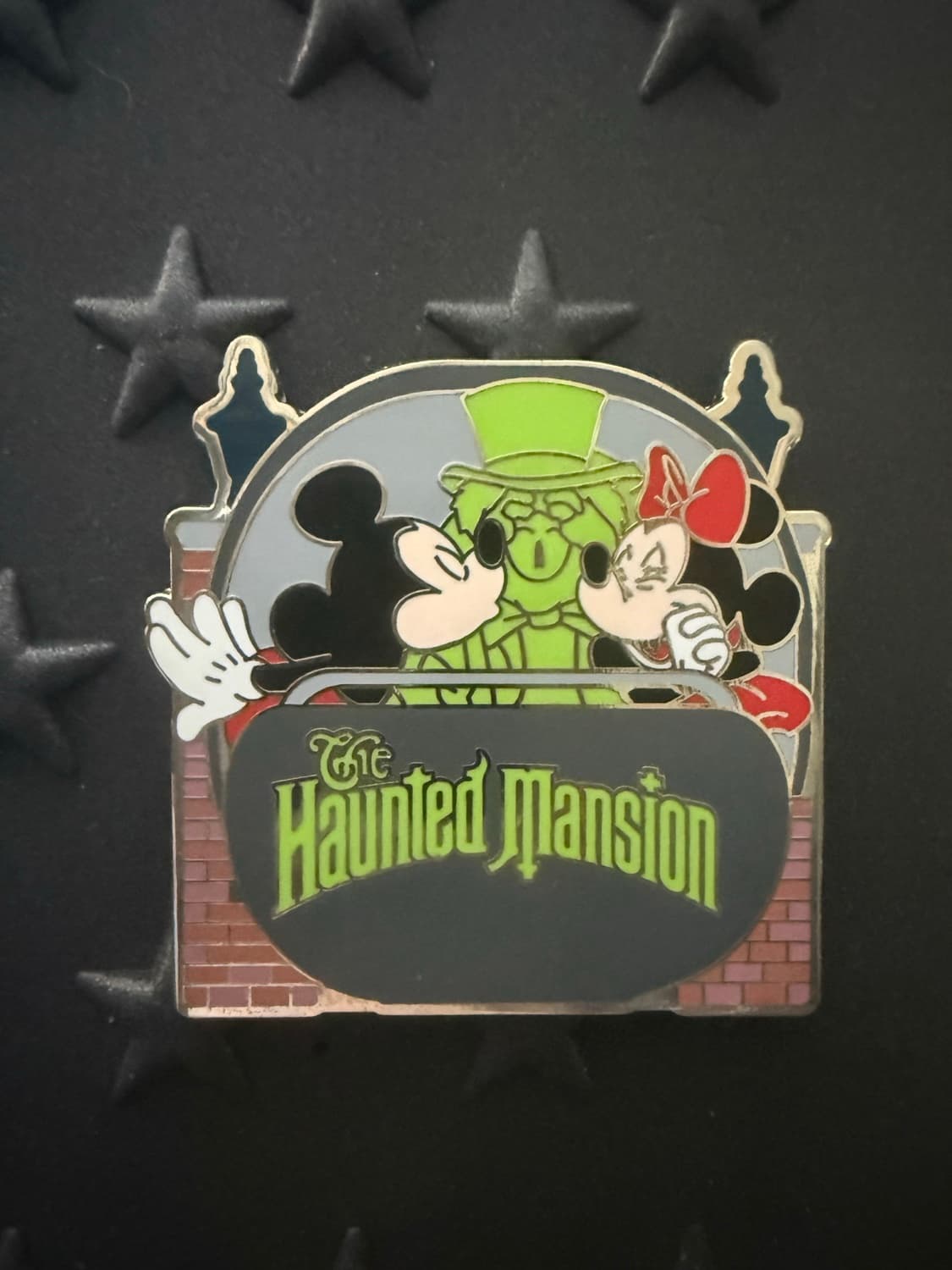 Mickey and Minnie Haunted Mansion Hitchhiking Ghost Pin