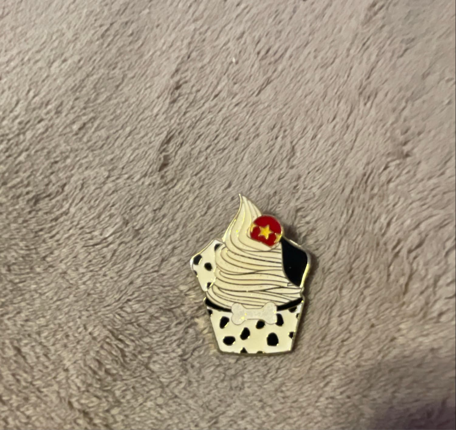 101 Dalmatians Cupcake Pin front