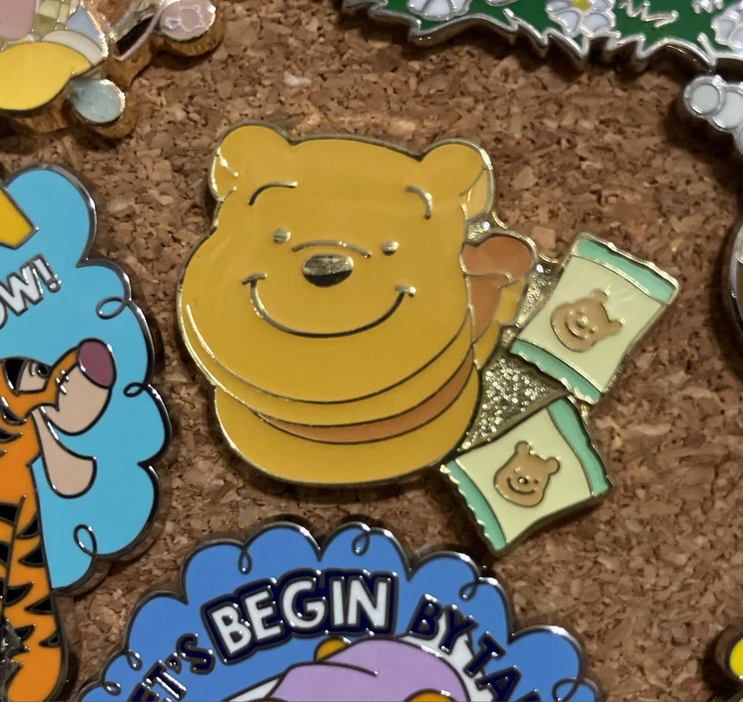 Pooh Tokyo Disneyland snack Mystery Pin