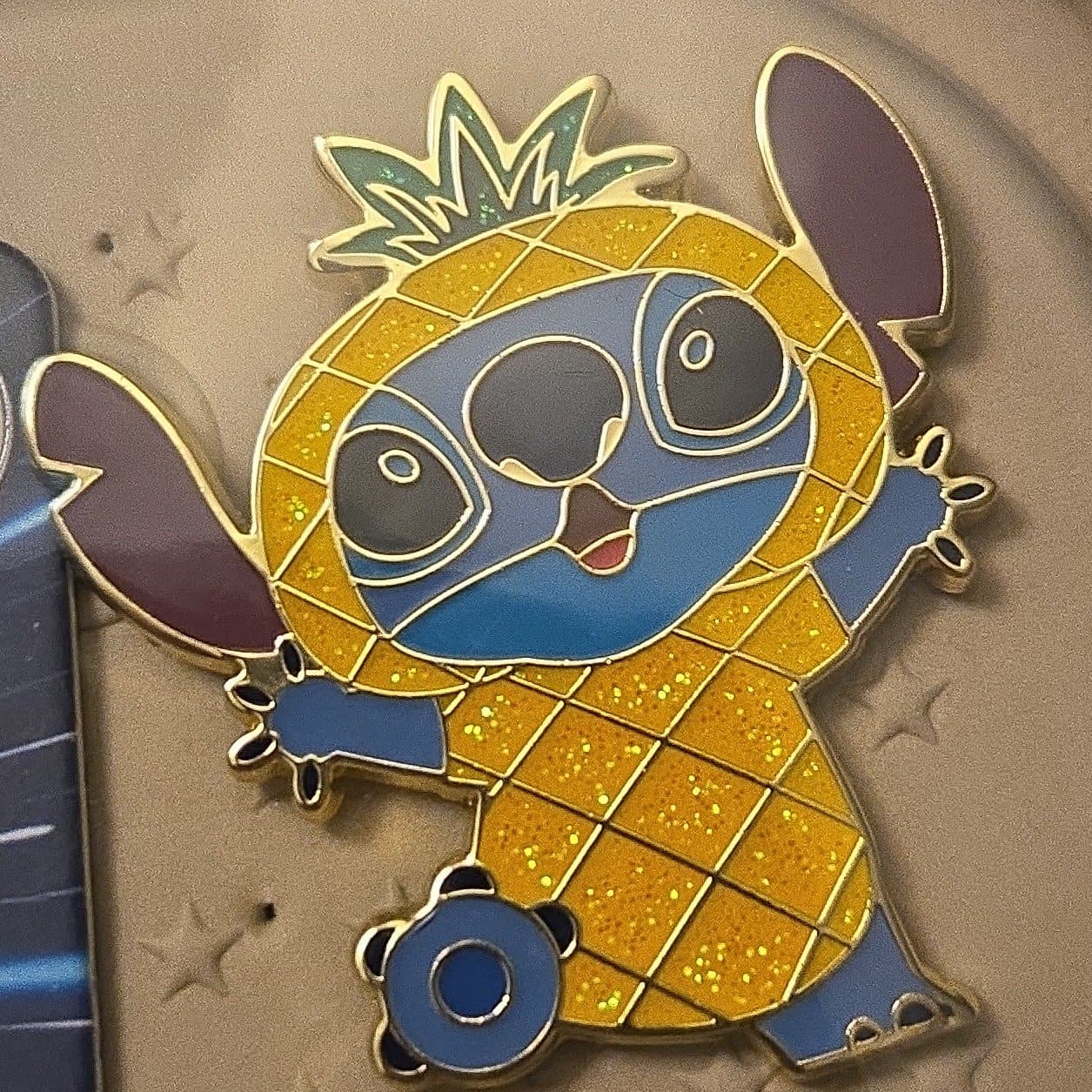 Stitch Pineapple Chase Pin