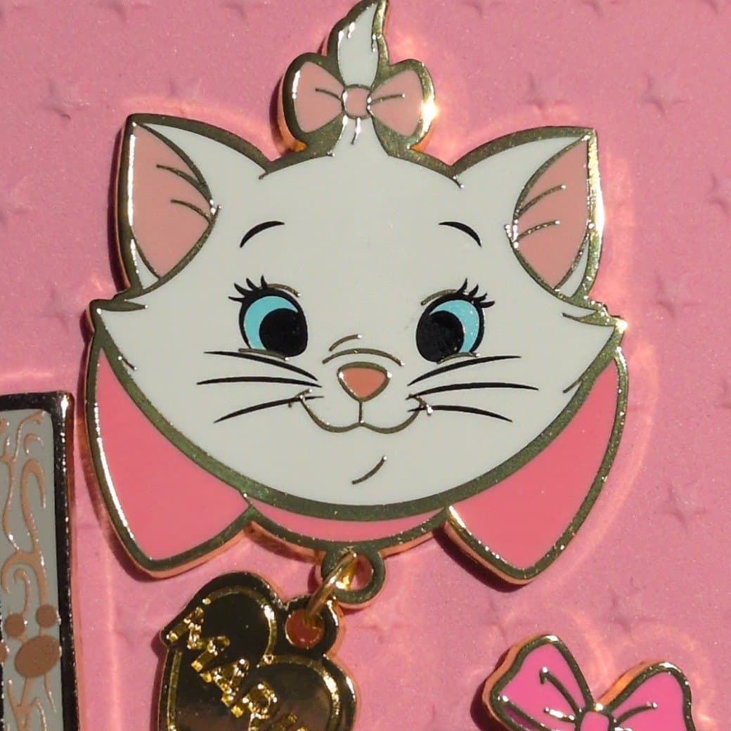 Marie Aristocats Heart Dangle Pin