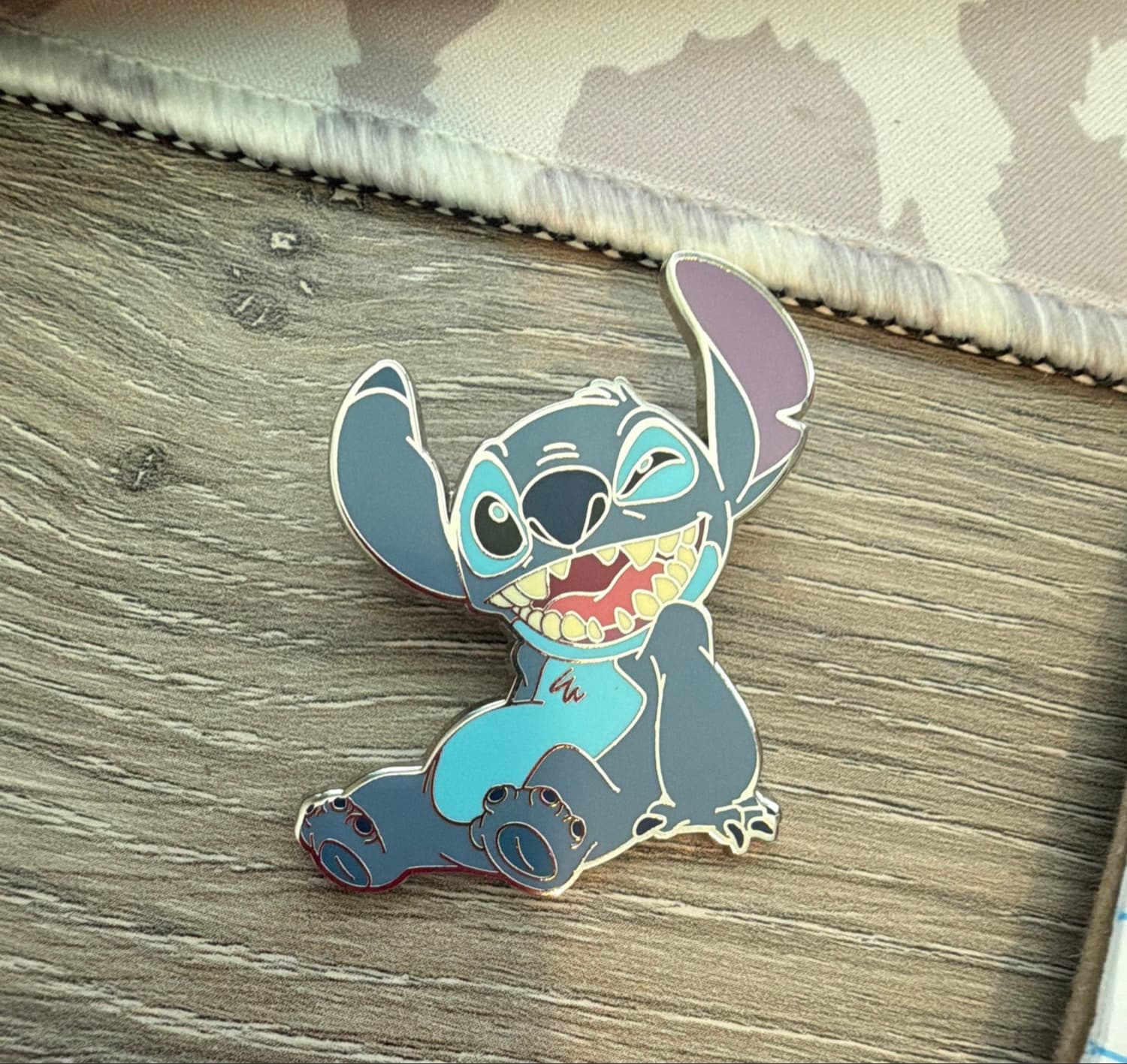 Stitch - Sitting Laughing Winking