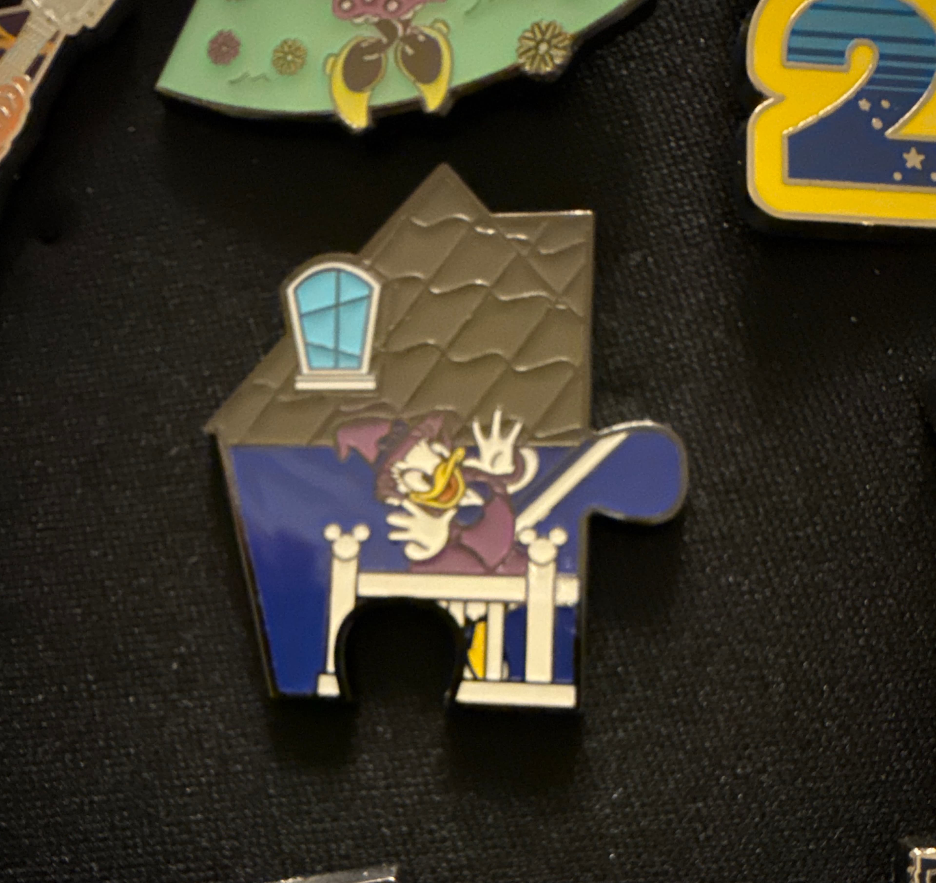 Daisy Duck Haunted House Puzzle Pin