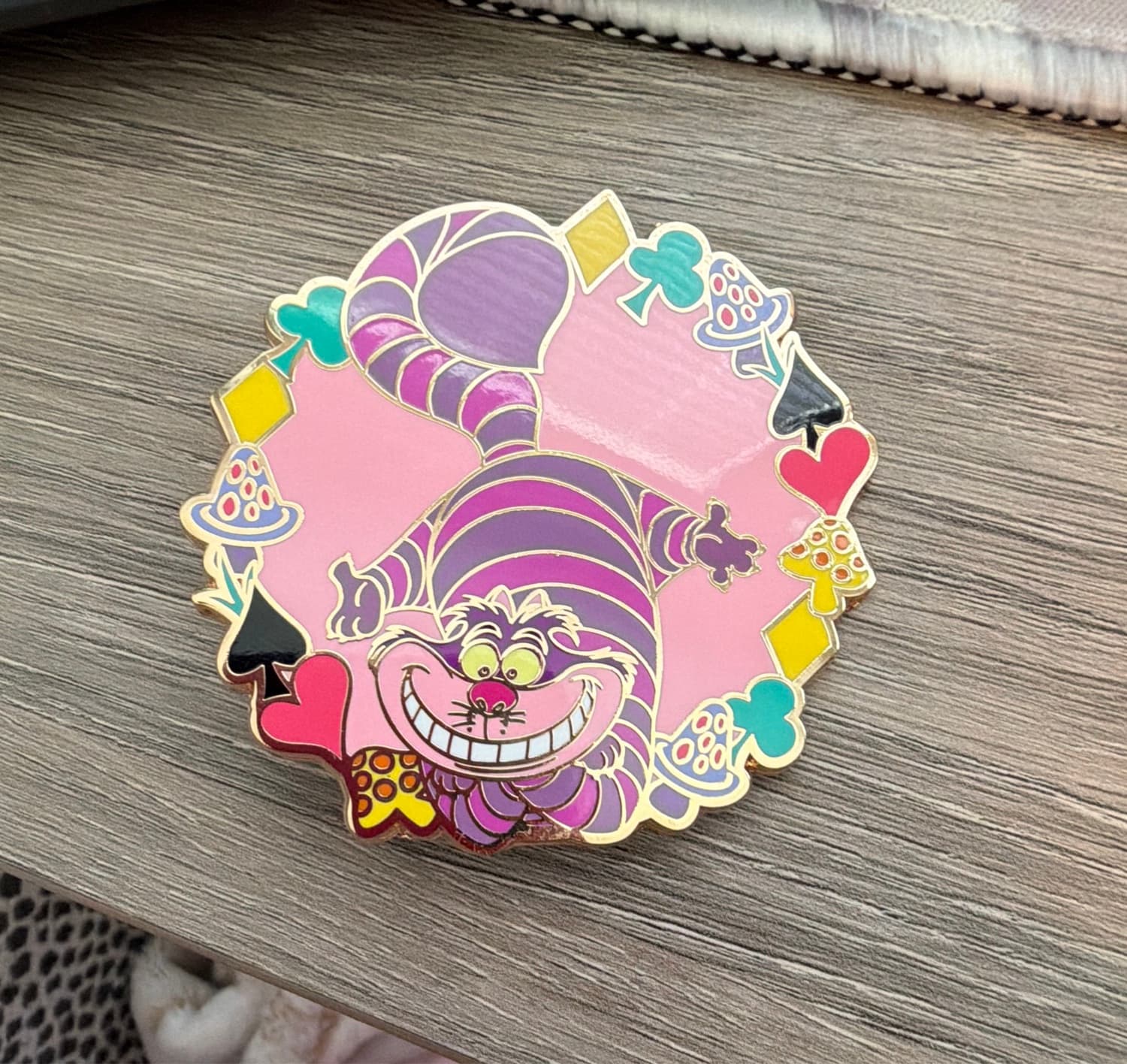 PALM Pink A La Mode Cats Meowgical Moments Mystery Alice Cheshire Cat Pin