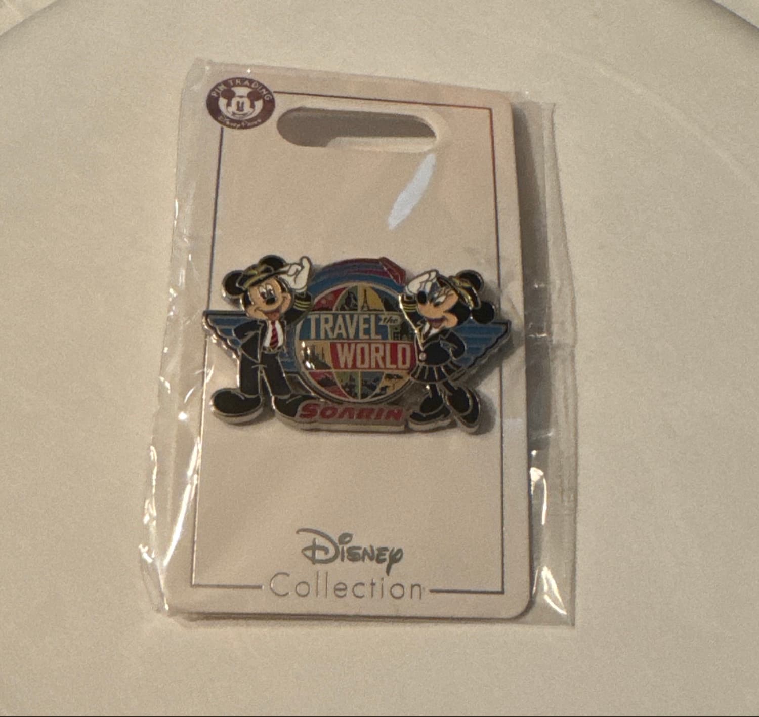 Disney Parks Epcot Soarin' Travel the World Mickey and Minnie Mouse Flight Pin