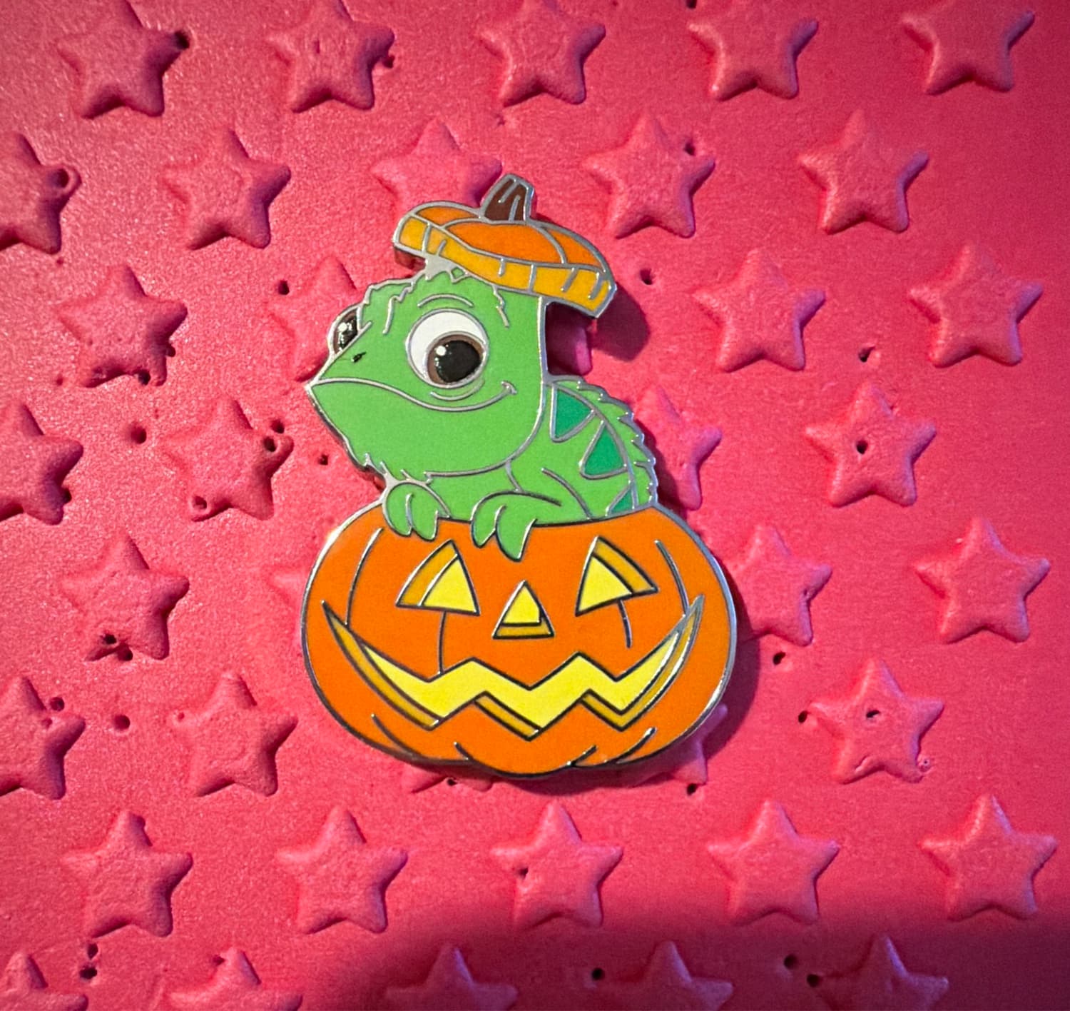 Pascal - Pumpkin Pals Mystery Pin Collection front