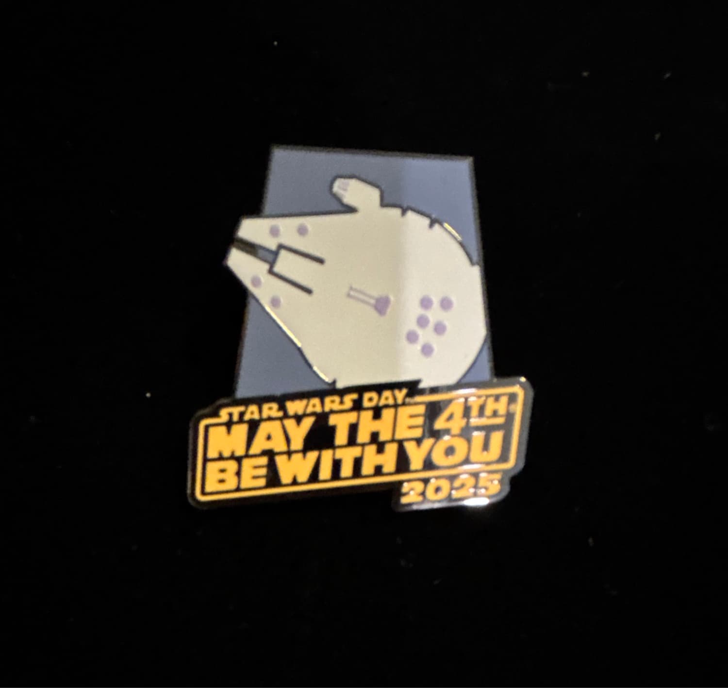 Star Wars Day ''May the 4th Be With You'' 2025 Mystery Pin Set - Millennium Falcon