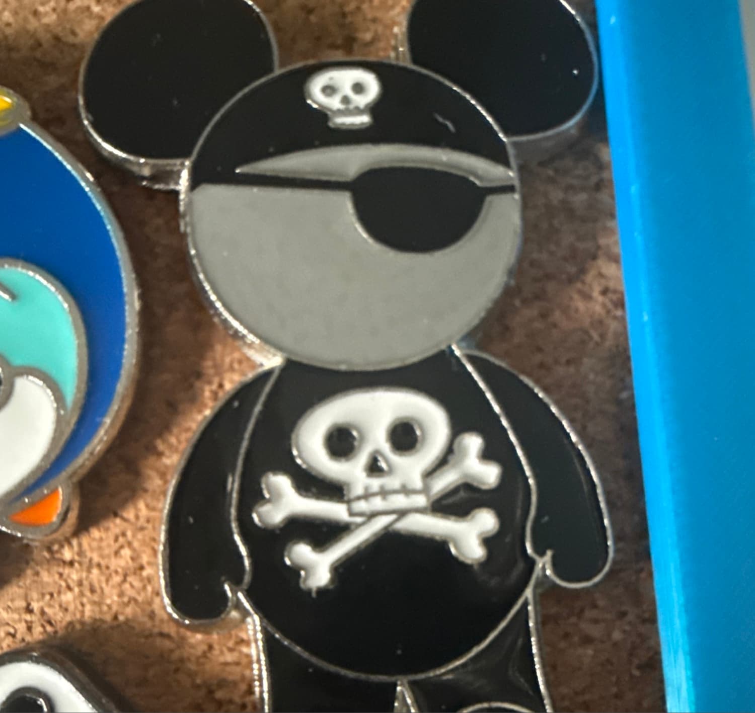Vinylmation Pirate Mickey Pin front