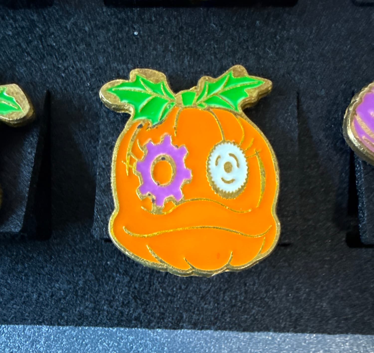 Halloween Steampunk Daisy Duck Pumpkin front