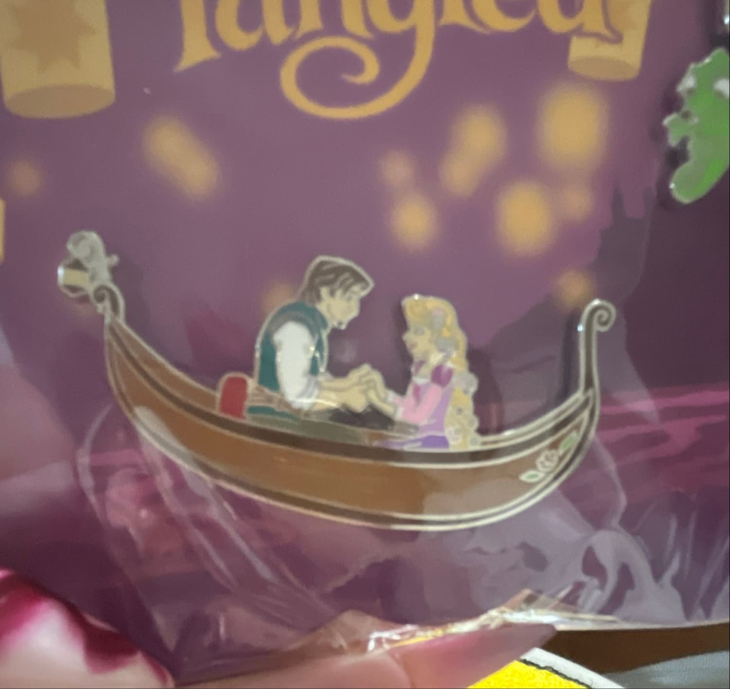 Tangled - Rapunzel and Flynn in Boat front