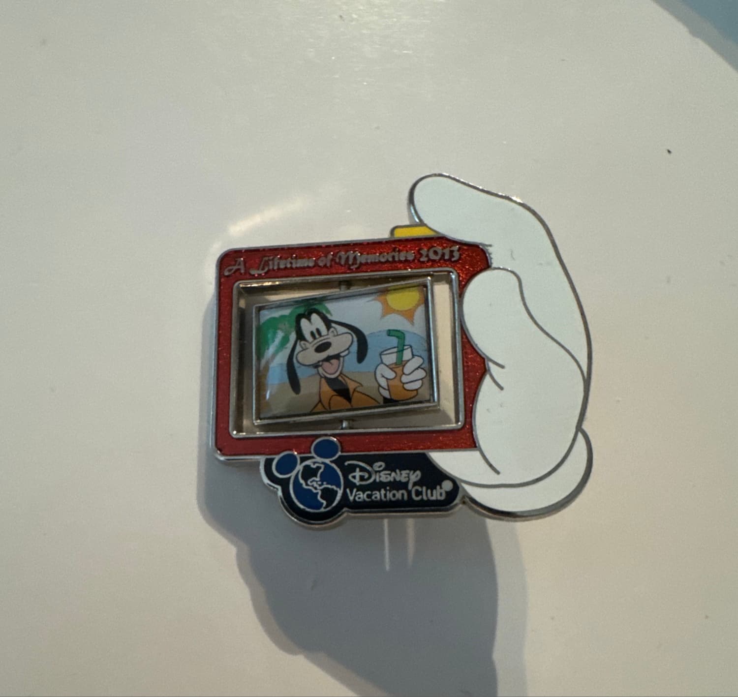 Disney Vacation Club A Lifetime of Memories 2013 Goofy, Chip & Dale Spinner Pin