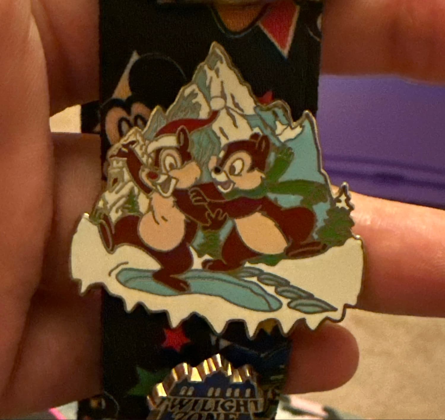 WDW - Hidden Mickey 2007 Series 2 - Chip & Dale - Winter