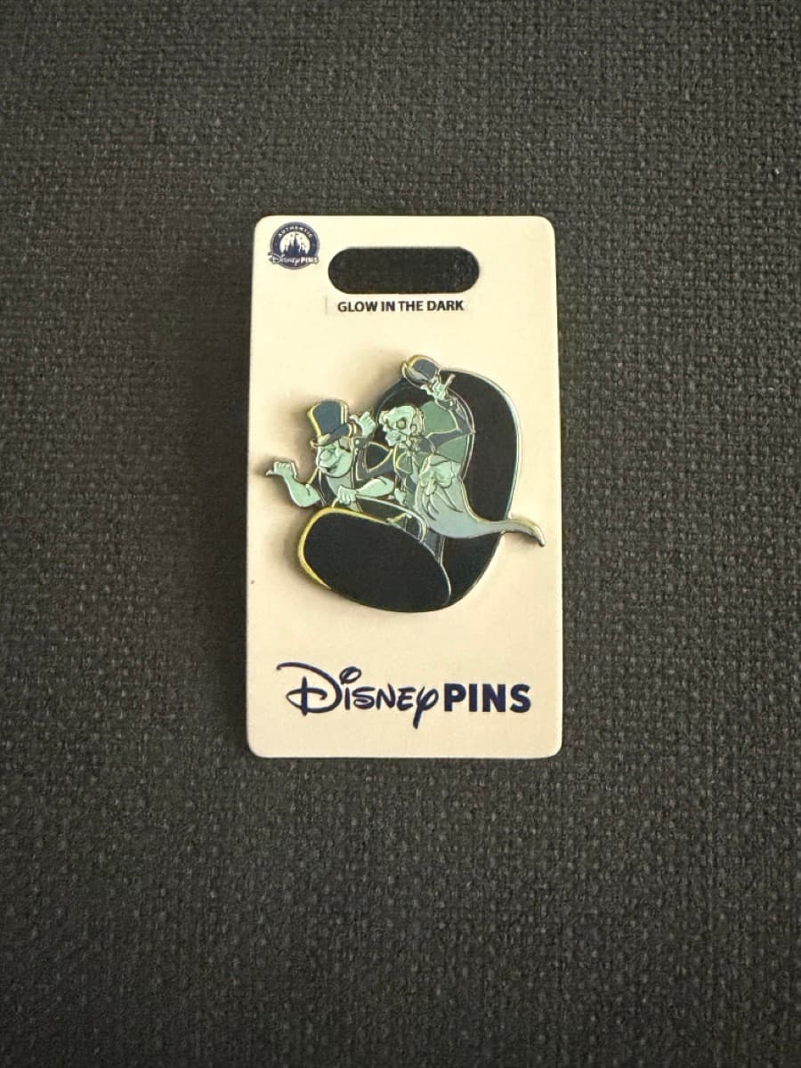 Hitchhiking Ghosts Glow-in-the-Dark Pin – The Haunted Mansion