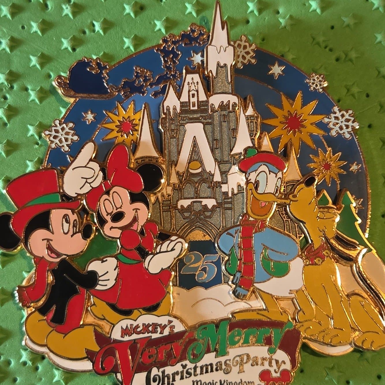 Mickey's Very Merry Christmas Party 2008 Magic Kingdom Castle - Jumbo Spinner