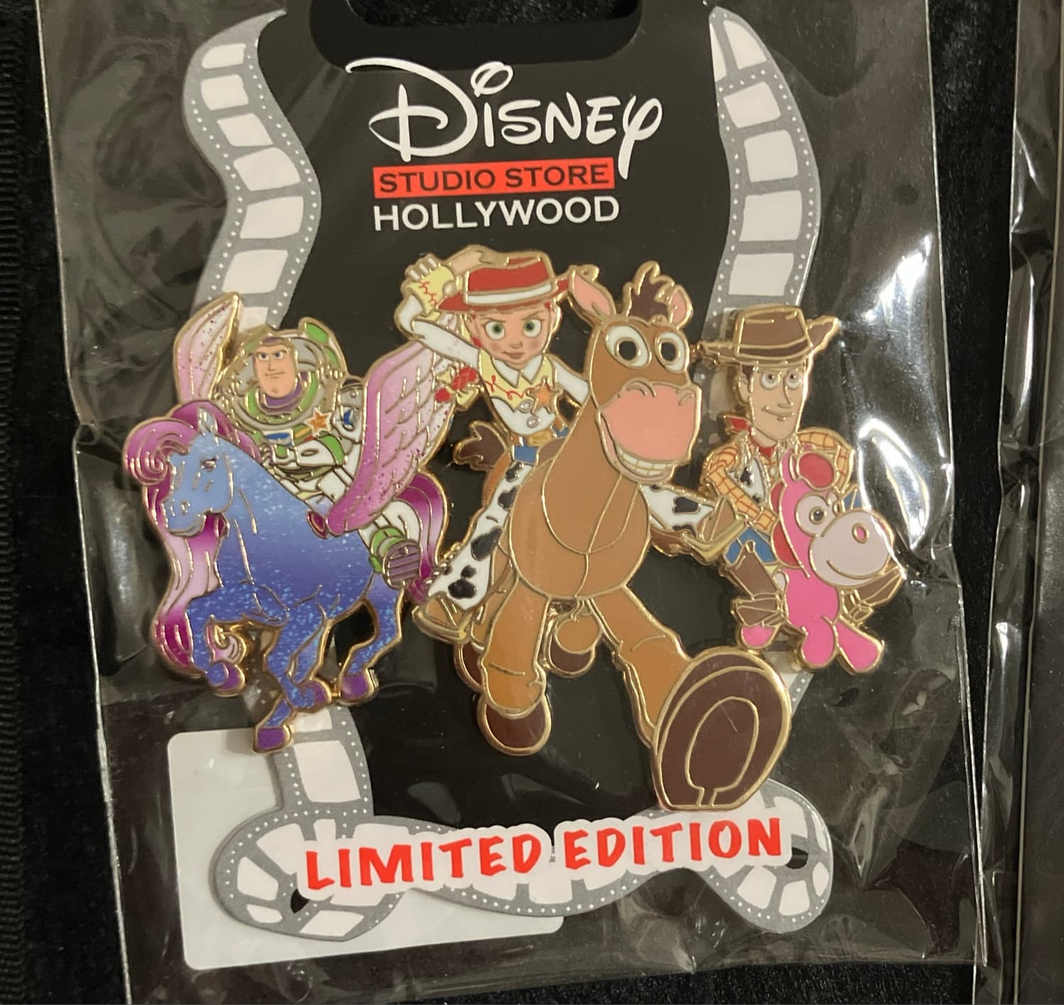 DSSH Toy Story 5 Cast Pin