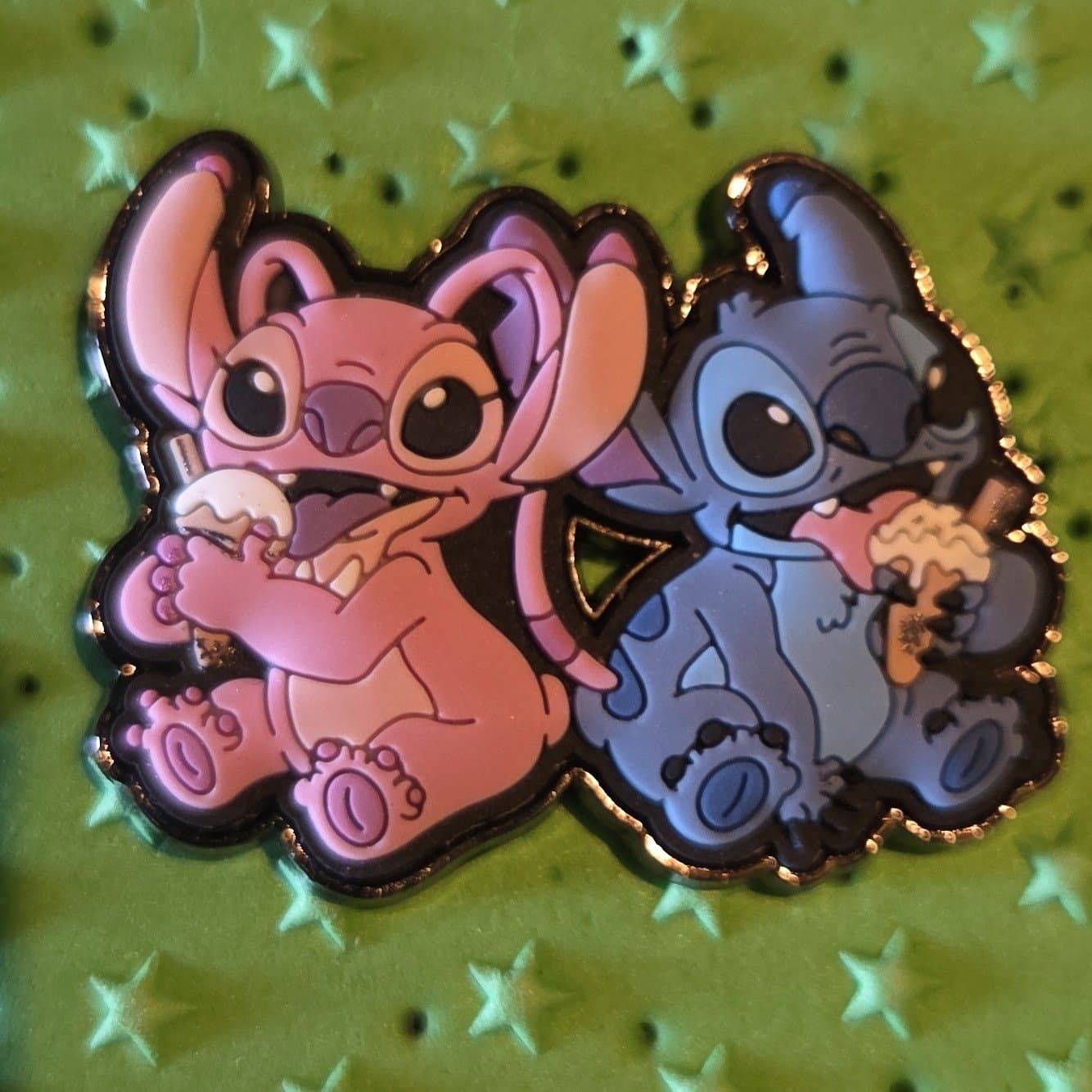 Stitch and Angel Eating Ice Cream - Vacation Blind Box Scented Pin