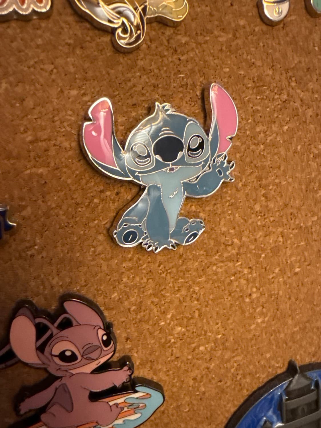 Stitch Waving Hello Sitting - Lilo & Stitch