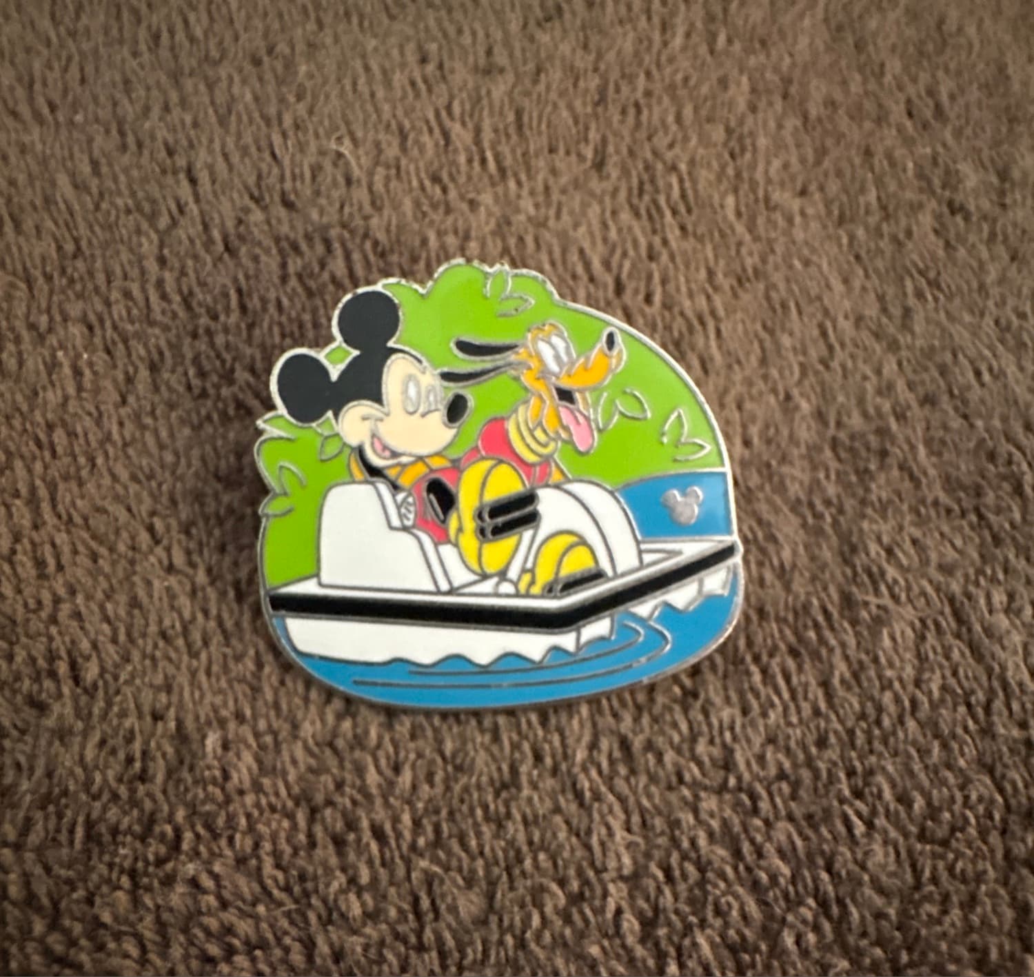 Mickey and Pluto - Paddle Boat - Hidden Mickey Pin