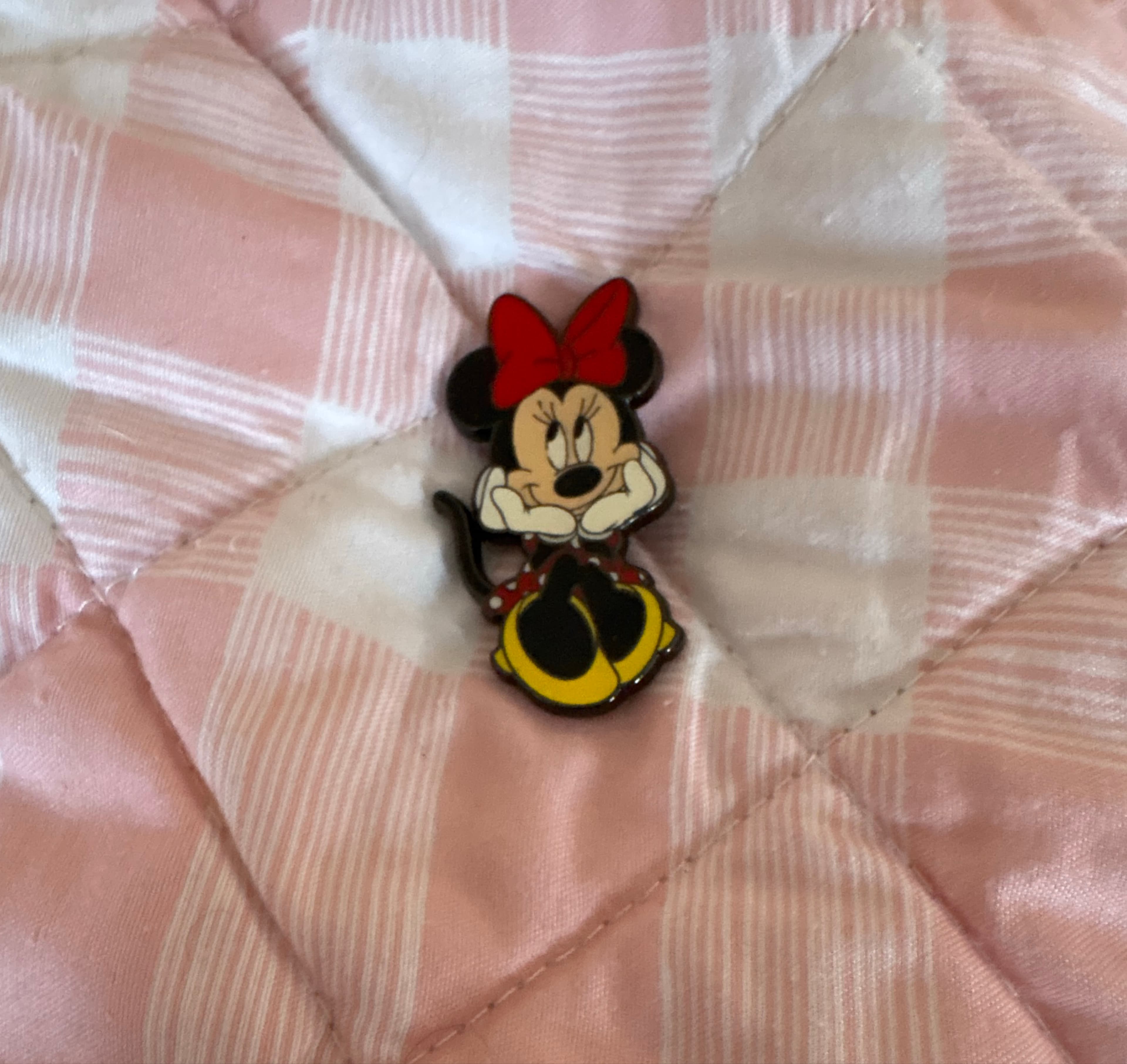 Minnie Mouse Bending Hands On
