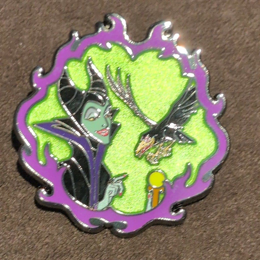 Loungefly - Maleficent Glitter Flames Pin