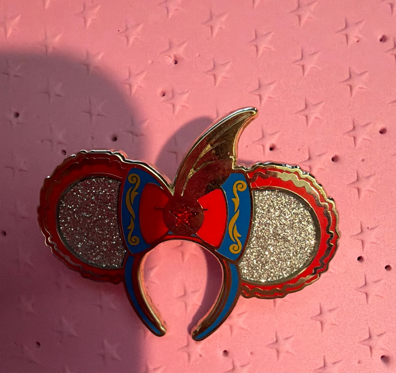 Minnie Mouse: The Main Attraction - Big Thunder Mountain Railroad front